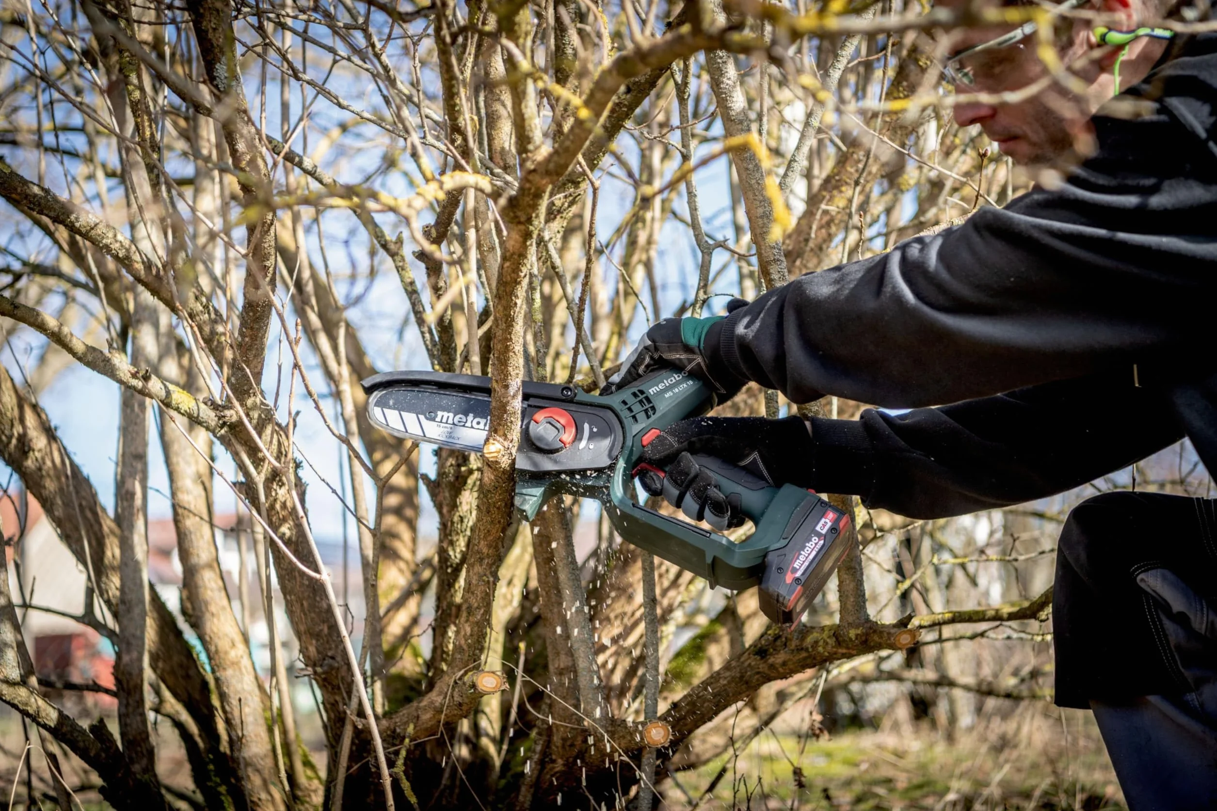 Metabo akumulatorowa piła do drewna – 600856840 – Mała pilarka łańcuchowa 15 cm do prac ogrodowych – Bez akumulatora – W zestawie metaBOX