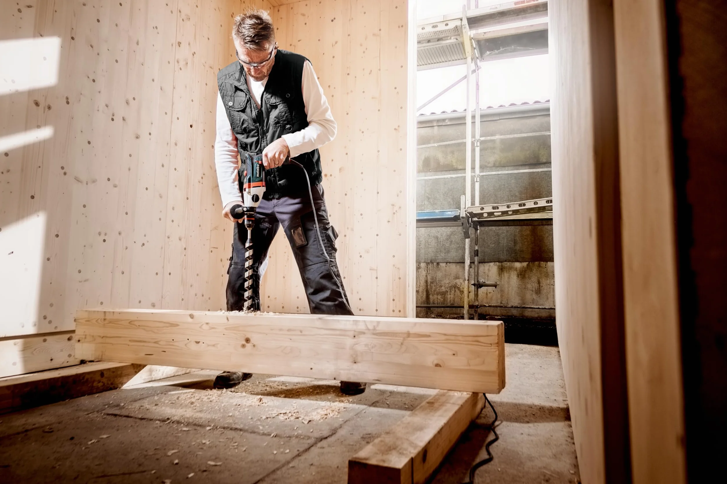 Metabo Wiertarka Udarowa Sbev 1000-2 (1010 W, Ø Wiertła Betonu 20 mm, Szybkozaciskowy Uchwyt Wiertarski 13 mm, Ogranicznik Głębokości, Dodatkowy Uchwyt, Sprzęgacz Bezpieczeństwa, Walizka) 600783500