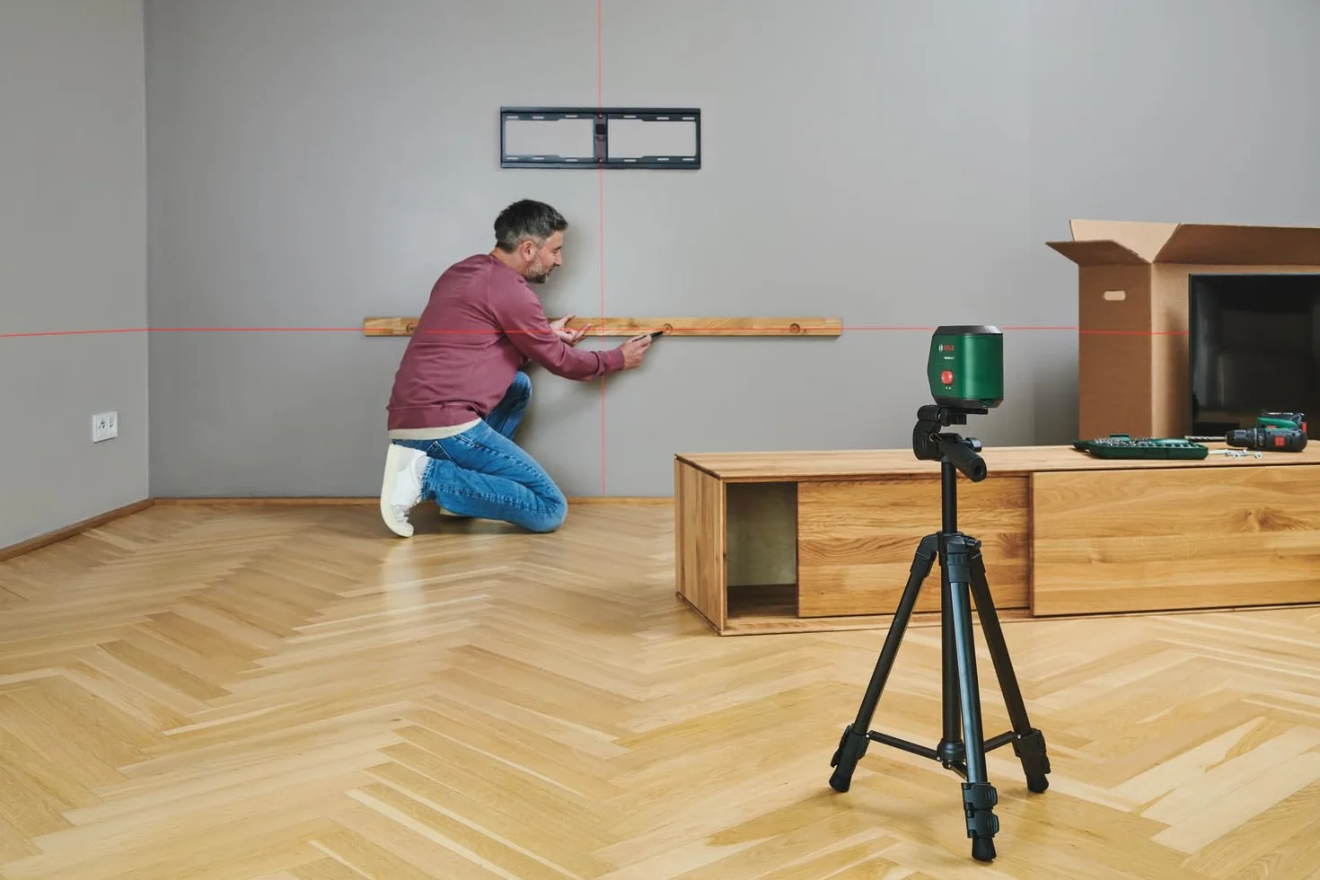 Laser krzyżowy Bosch UniversalLevel 2 (linia laserowa skrzyżowana wraz z dodatkowymi punktami w pionie do precyzyjnego wyrównywania elementów i łatwego przenoszenia punktów, opakowanie kartonowe)