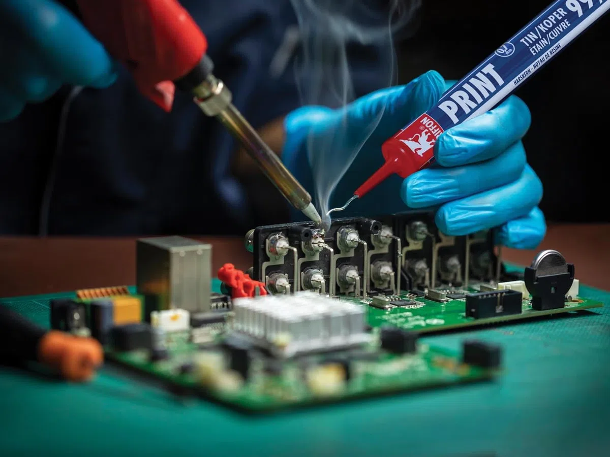 Griffon Cyna lutownicza cyna miedź 99/1, 0.7 mm, 50 g, z kalafonią, do płytek PCB i elektroniki, czysty przepływ, mocne połączenie, zastosowanie profesjonalne, 90 C