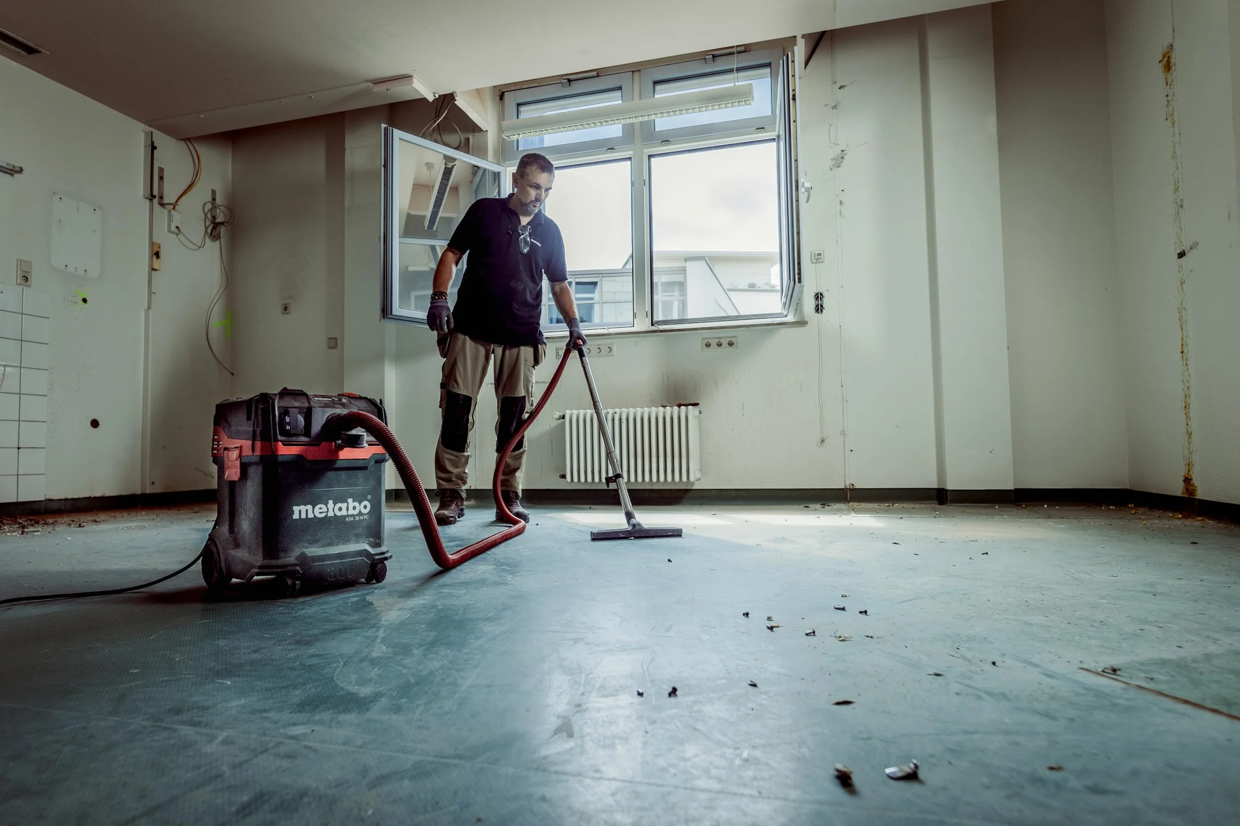 Odkurzacz uniwersalny metabo ASA 30 H PC - Odkurzacz do pracy na mokro/sucho ze zintegrowanym filtrem czyszczącym - 1200 W, 30 l, klasa pyłu H, antystatyczny - Do placów budowy i warsztatów