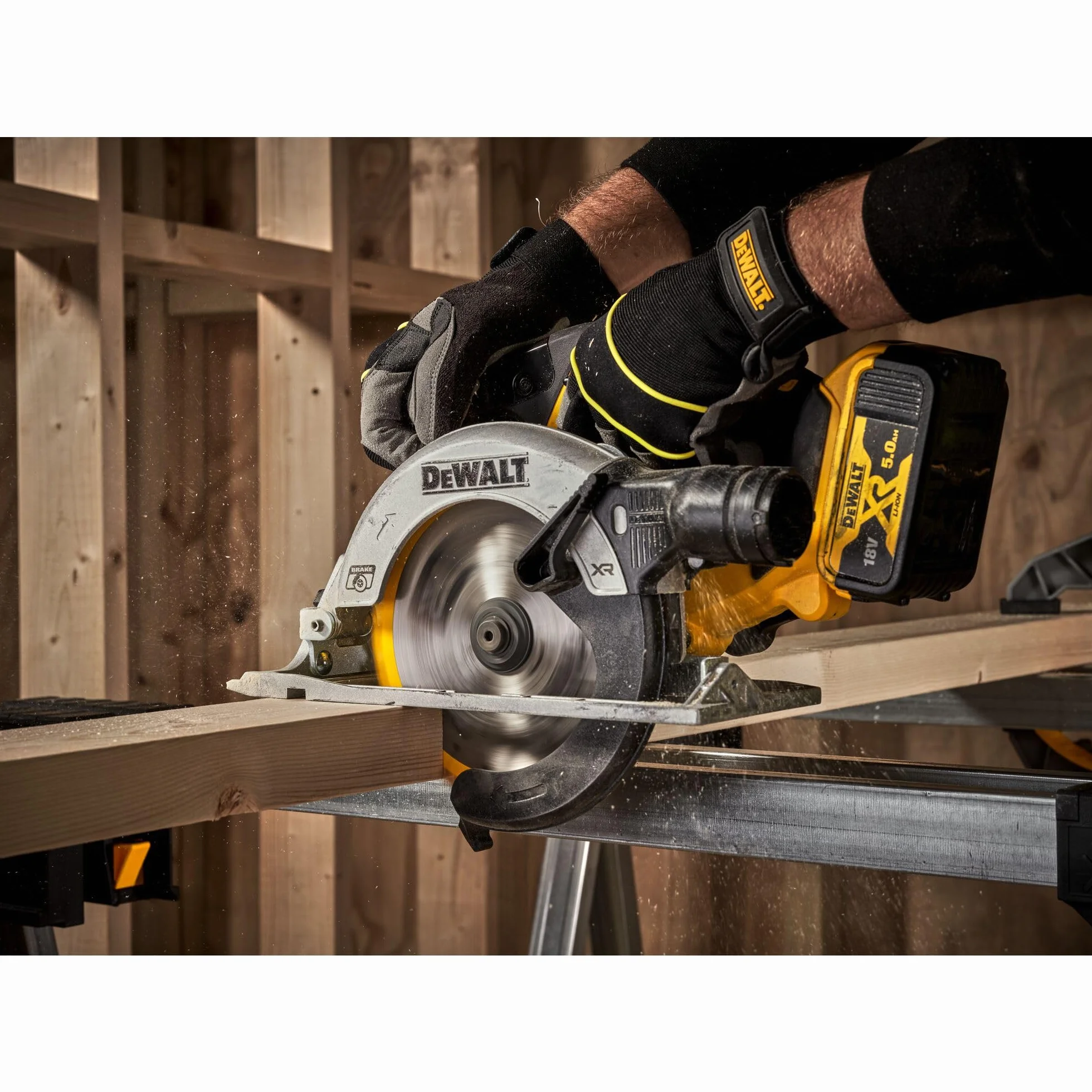 DEWALT DCS565N-XJ 18V XR 165mm piła tarczowa akumulatorowa