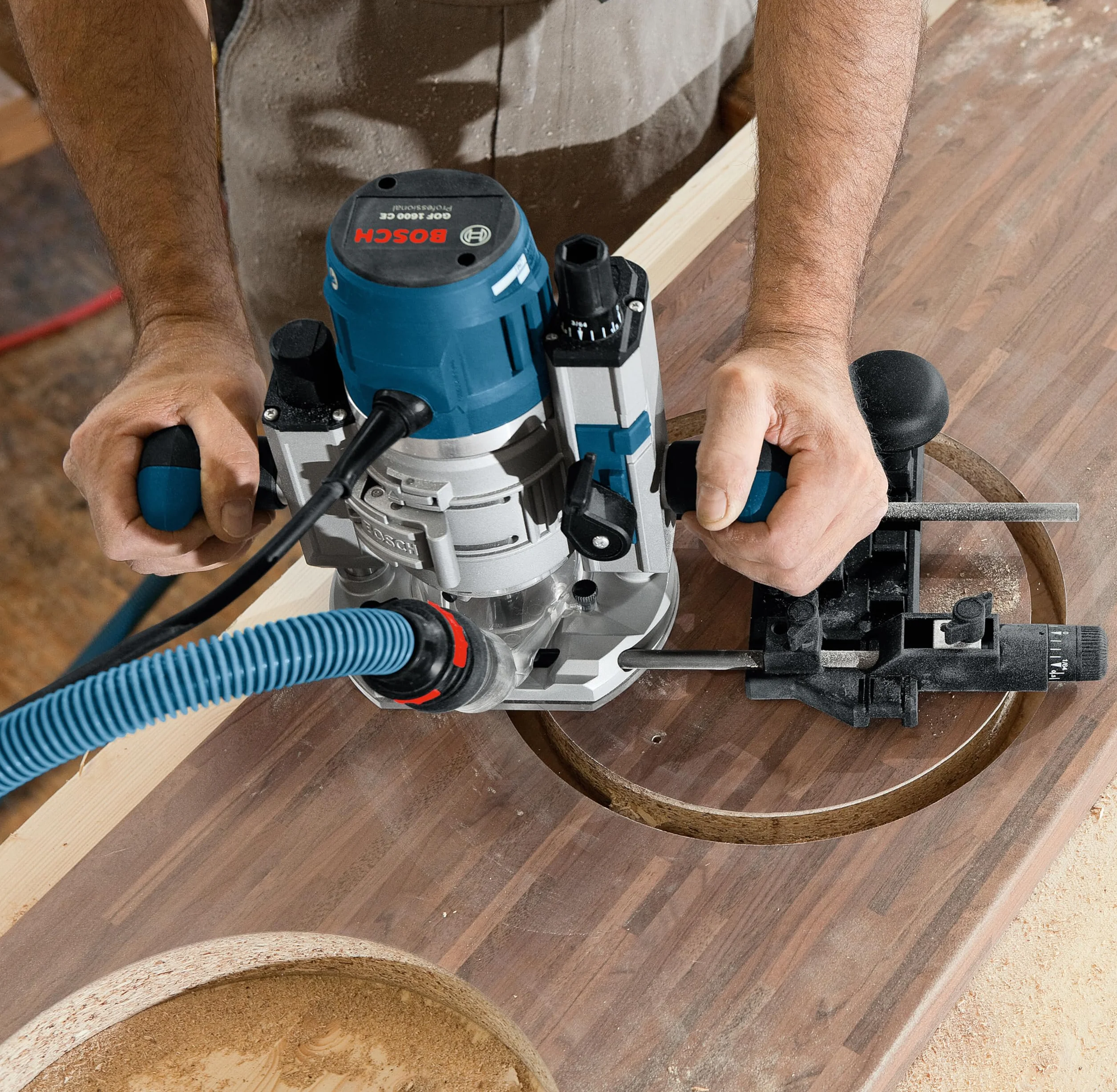 Bosch Professional 30-częściowy zestaw frezów z nożem tnącym (do drewna, trzpień Ø 8 mm, akcesoria frezarki górnowrzecionowe)