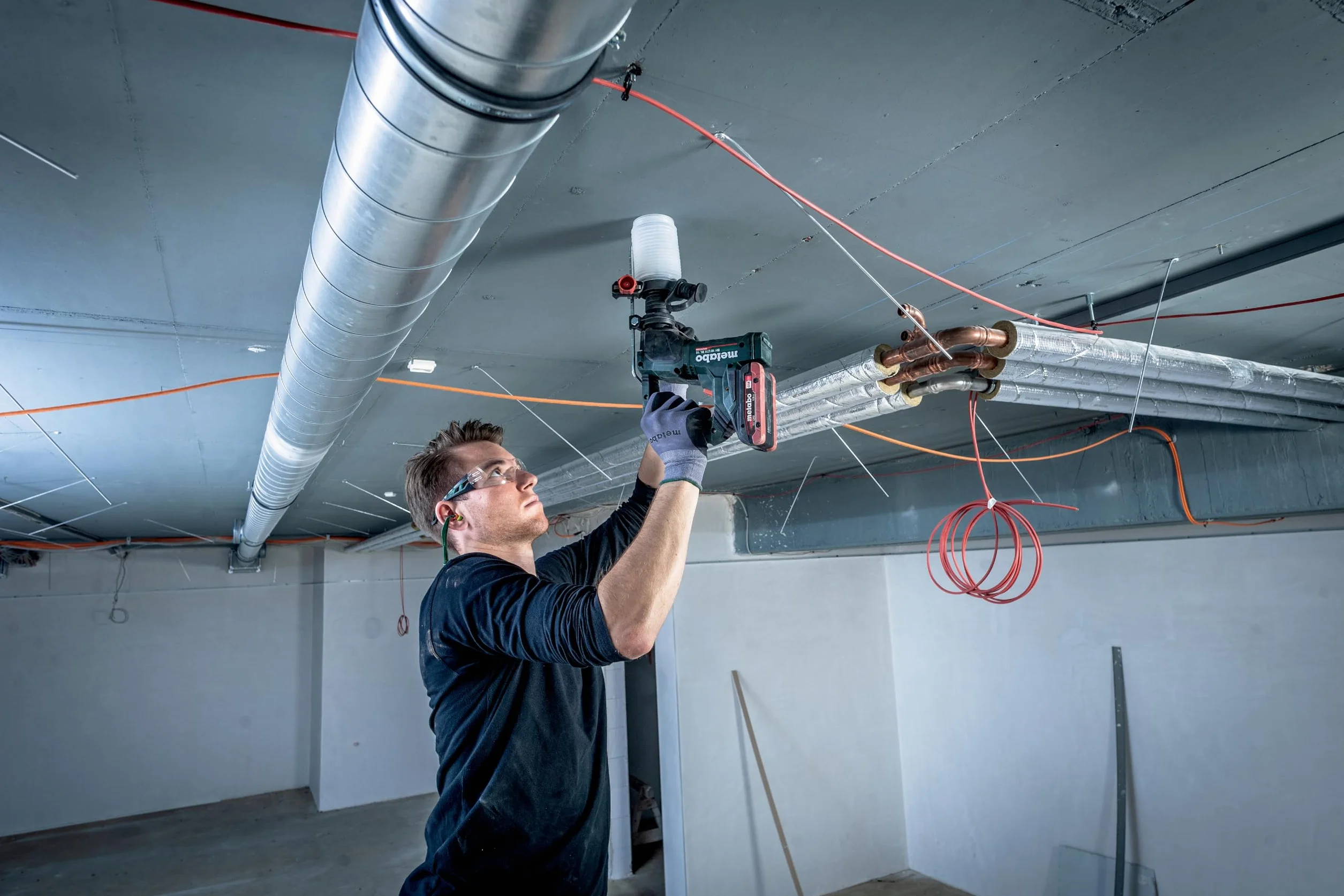 Metabo Młotek akumulatorowy BH 18 LTX BL 16 (600324850) 18 V; karton, napięcie akumulatora: 18 V, maks. energia pojedynczego uderzenia (EPTA): 1,3 J, maks. liczba uderzeń: 5250 /min
