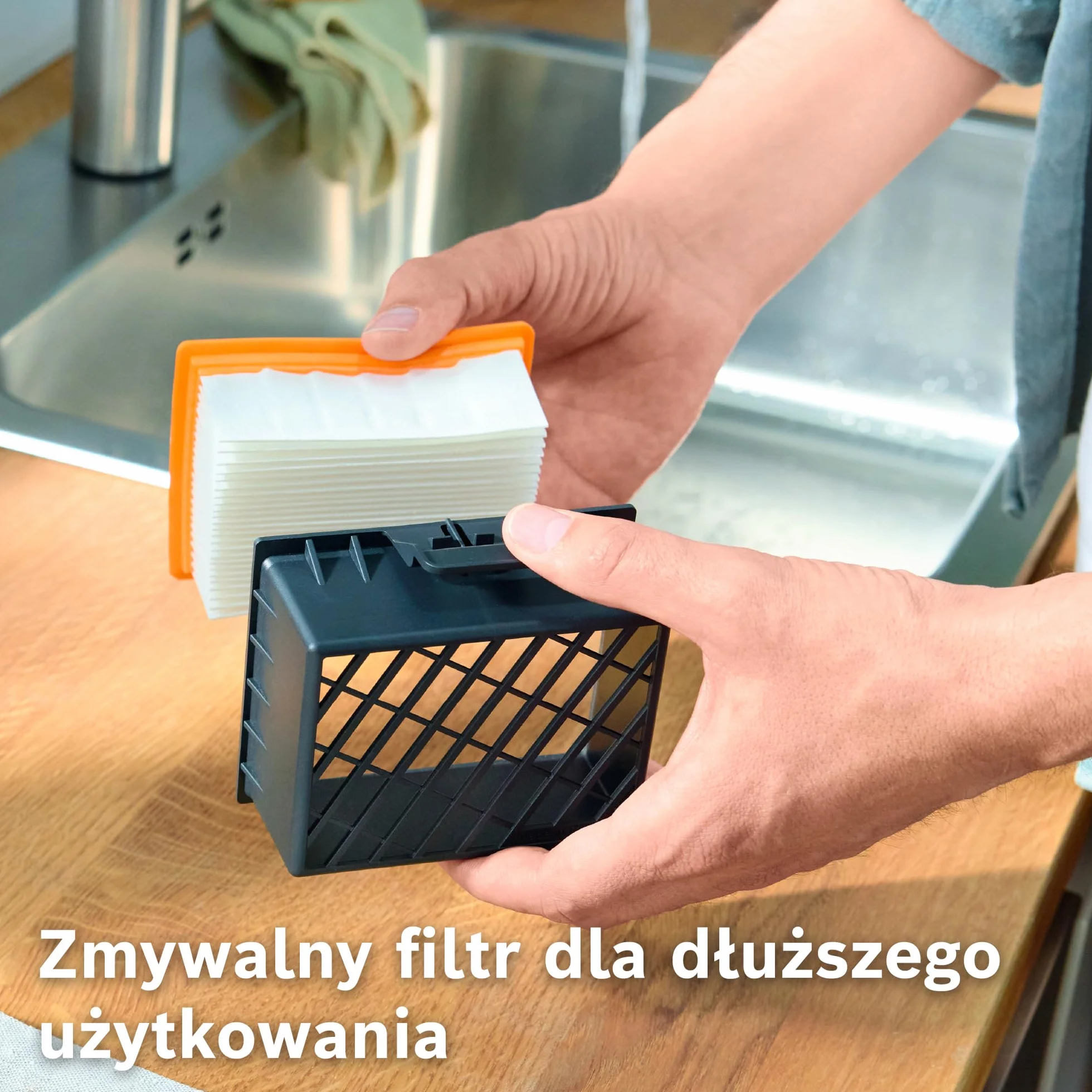 Bosch Serie 4, odkurzacz workowy, kompaktowy, lekki, worek na kurz XL 4 l, promień działania 10 m, higieniczny filtr PureAir, niemiecka jakość, BGB38RD2, czerwony