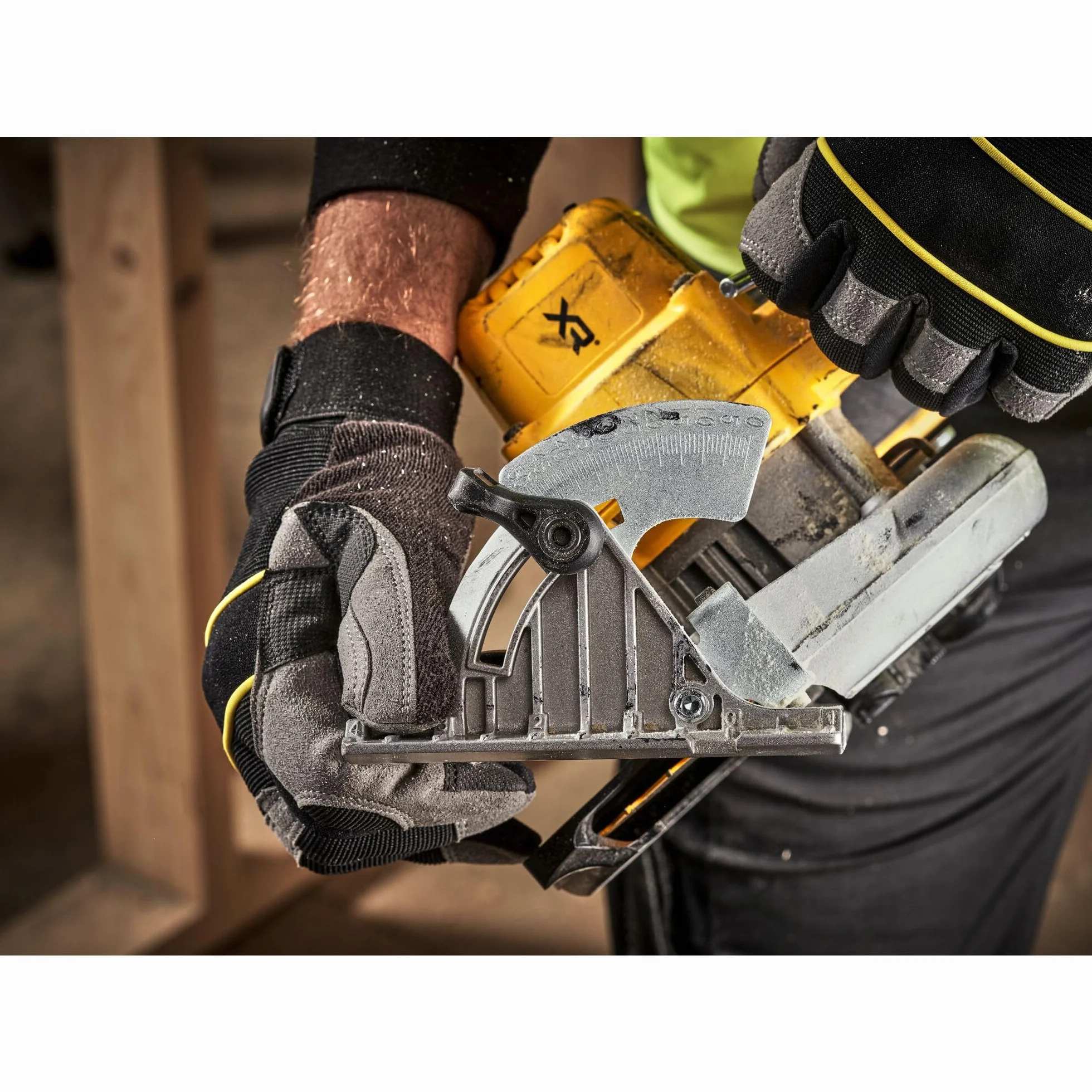 DEWALT DCS565N-XJ 18V XR 165mm piła tarczowa akumulatorowa