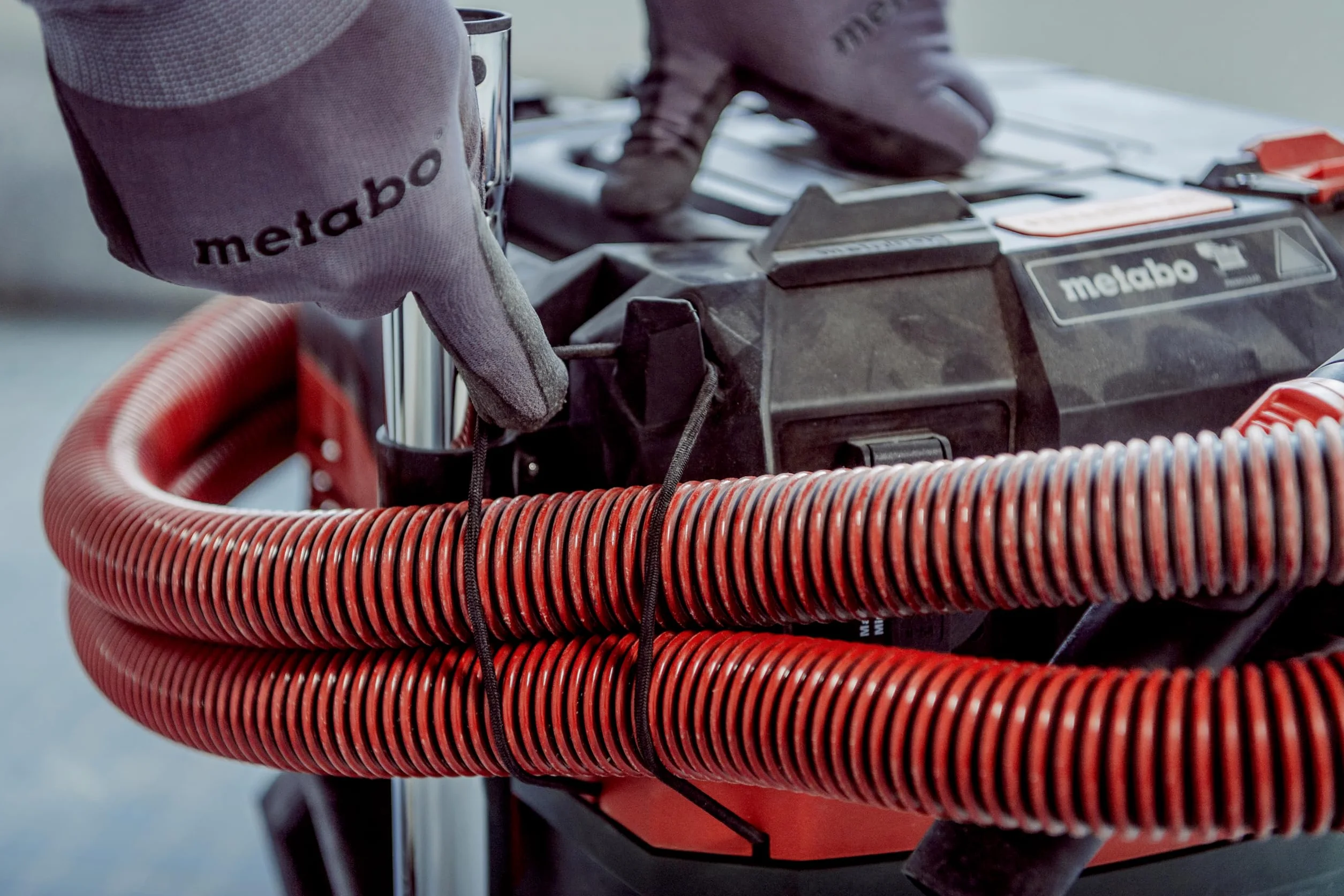 Odkurzacz uniwersalny metabo ASA 30 H PC - Odkurzacz do pracy na mokro/sucho ze zintegrowanym filtrem czyszczącym - 1200 W, 30 l, klasa pyłu H, antystatyczny - Do placów budowy i warsztatów