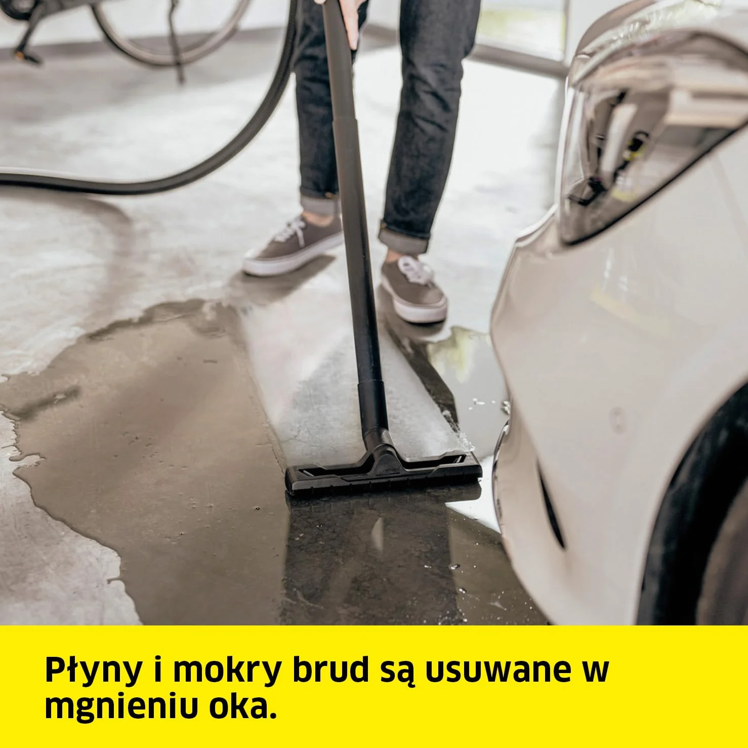 Kärcher na mokro/sucho WD 4 P V-20/5/22, 1000 W, plastikowy pojemnik: 20 l, wąż: 2,2 m, funkcja wydmuchu, gniazdo z włącznikiem/wyłącznikiem, filtr, ssawka podłogowa i szczelinowa, worek filtrujący