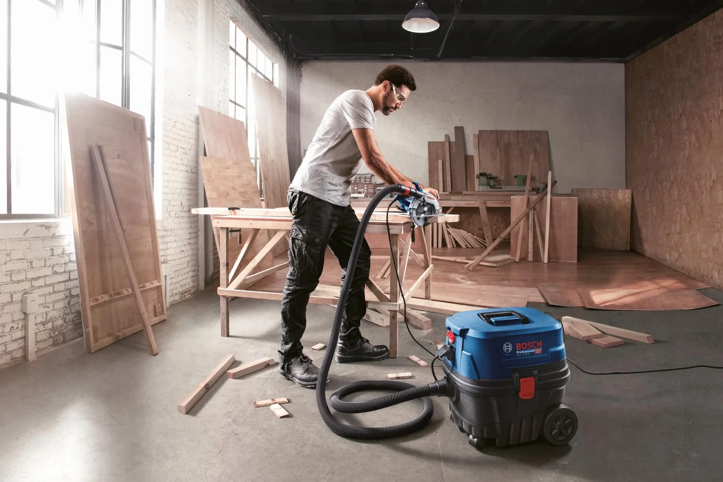 Bosch Professional: odkurzacz do pracy na mokro i na sucho GAS 12-25 PL (dysza do spoin, wąż 3 m, wąż antystatyczny, filtr wstępny, filtr HEPA)