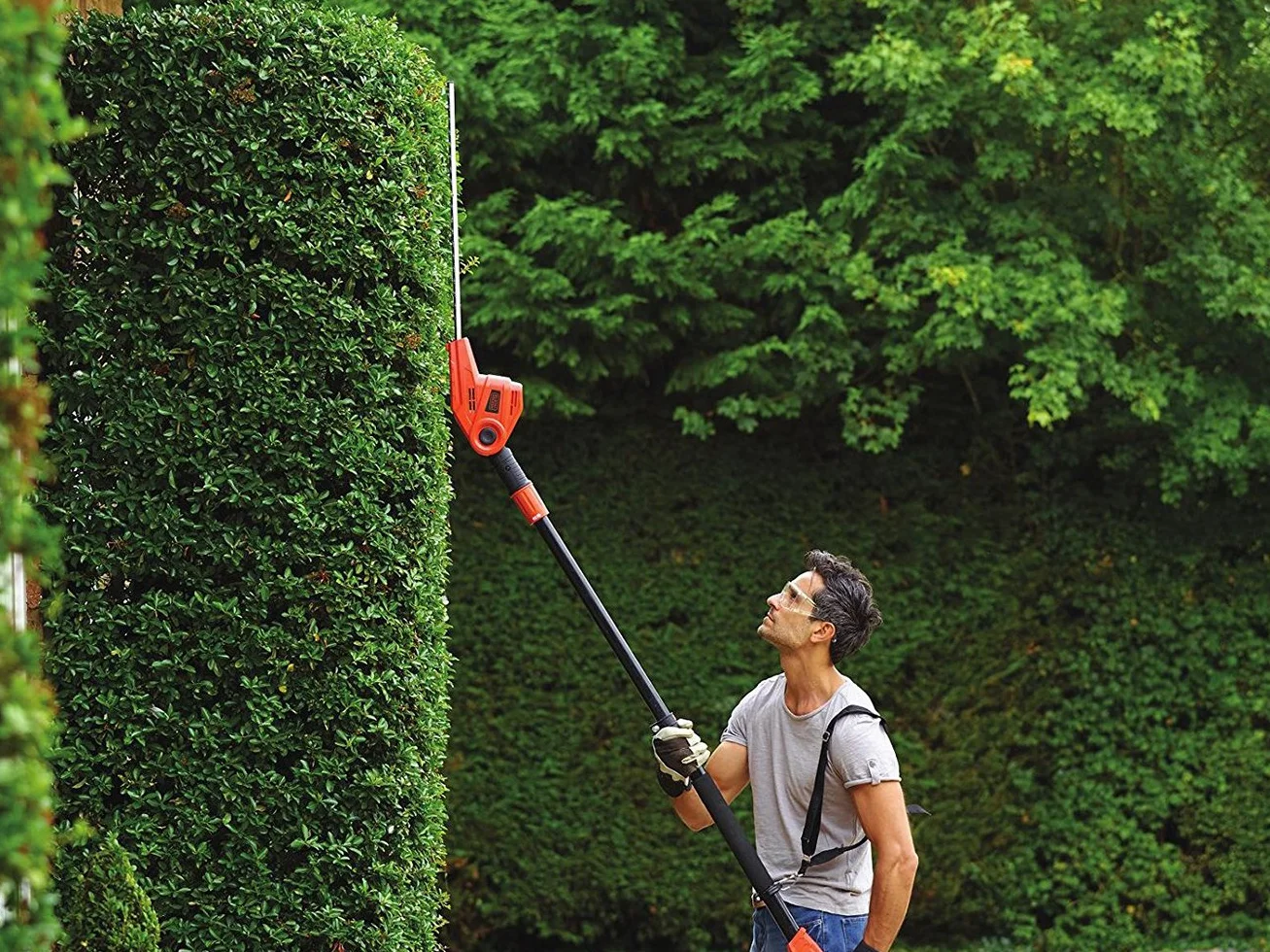BLACK+DECKER, Sieciowe nożyce do żywopłotu na trzonku, moc 550 W, nóż 51 cm, grubość cięcia 22 mm, PH5551