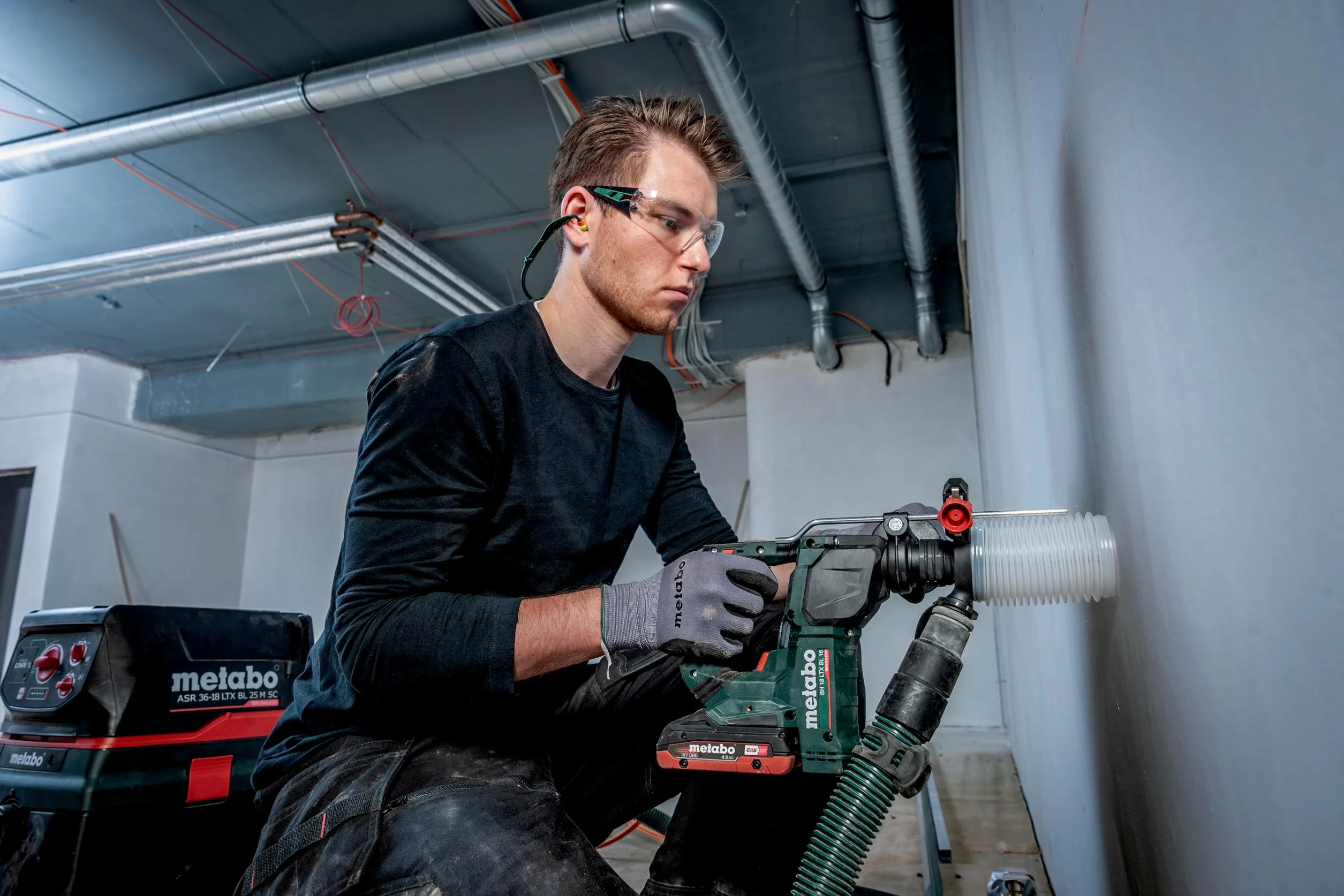 Metabo Młotek akumulatorowy BH 18 LTX BL 16 (600324850) 18 V; karton, napięcie akumulatora: 18 V, maks. energia pojedynczego uderzenia (EPTA): 1,3 J, maks. liczba uderzeń: 5250 /min