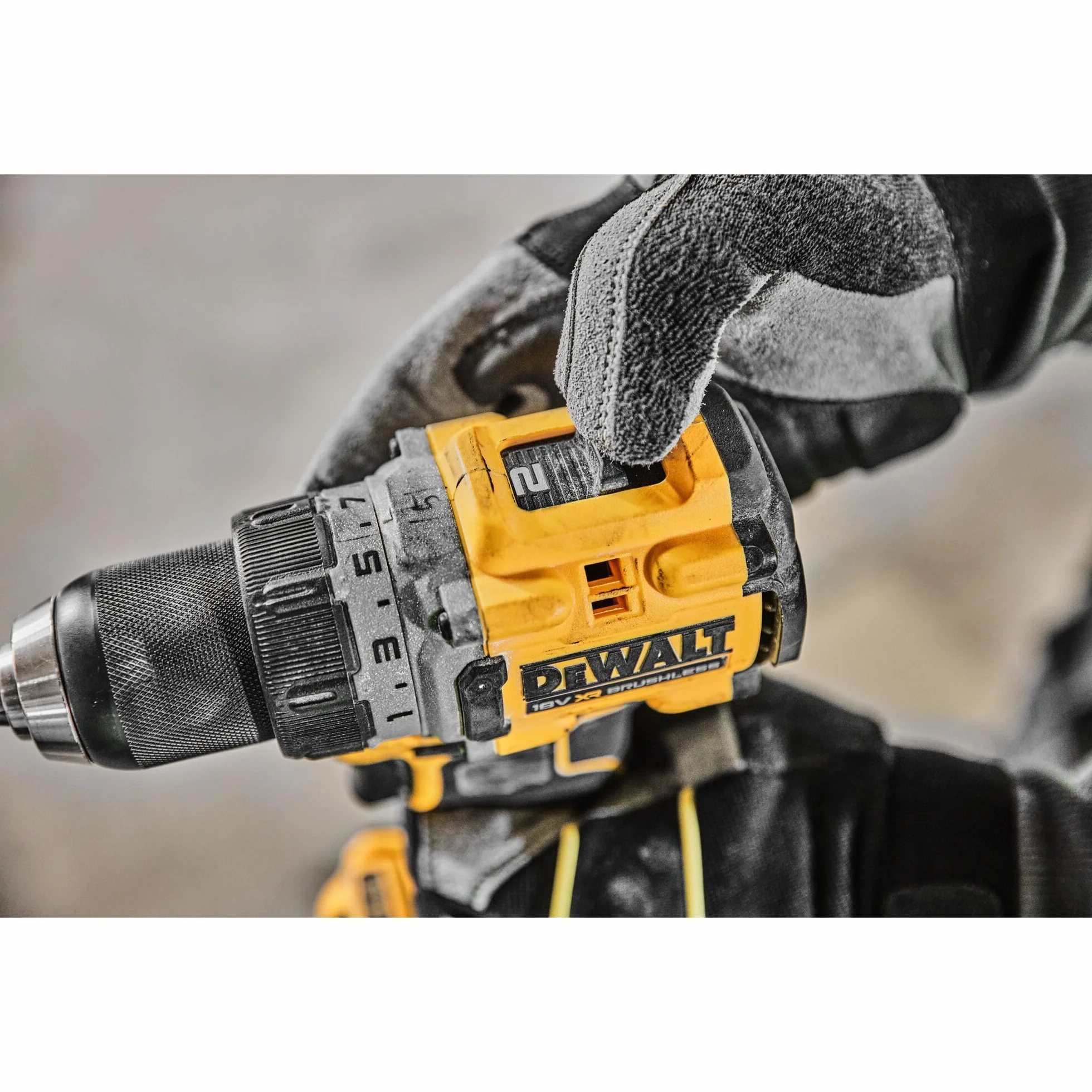 DEWALT DCD800P2T-QW wiertarko-wkrętarka akumulatorowa 18 V, 2 prędkości, silnik bezszczotkowy, uchwyt wiertarski 13 mm, oświetlenie LED, w zestawie 2 x akumulator 5,0 Ah, ładowarka i pudełko TSTAK