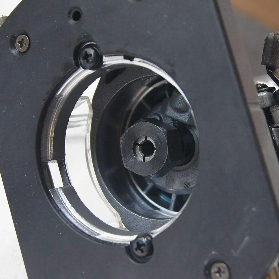 KATSU Ręczna frezarka do drewna, 220 V, 710 W (w zestawie 3 podstawki i 3 uchwyty: 6/8/10 mm)