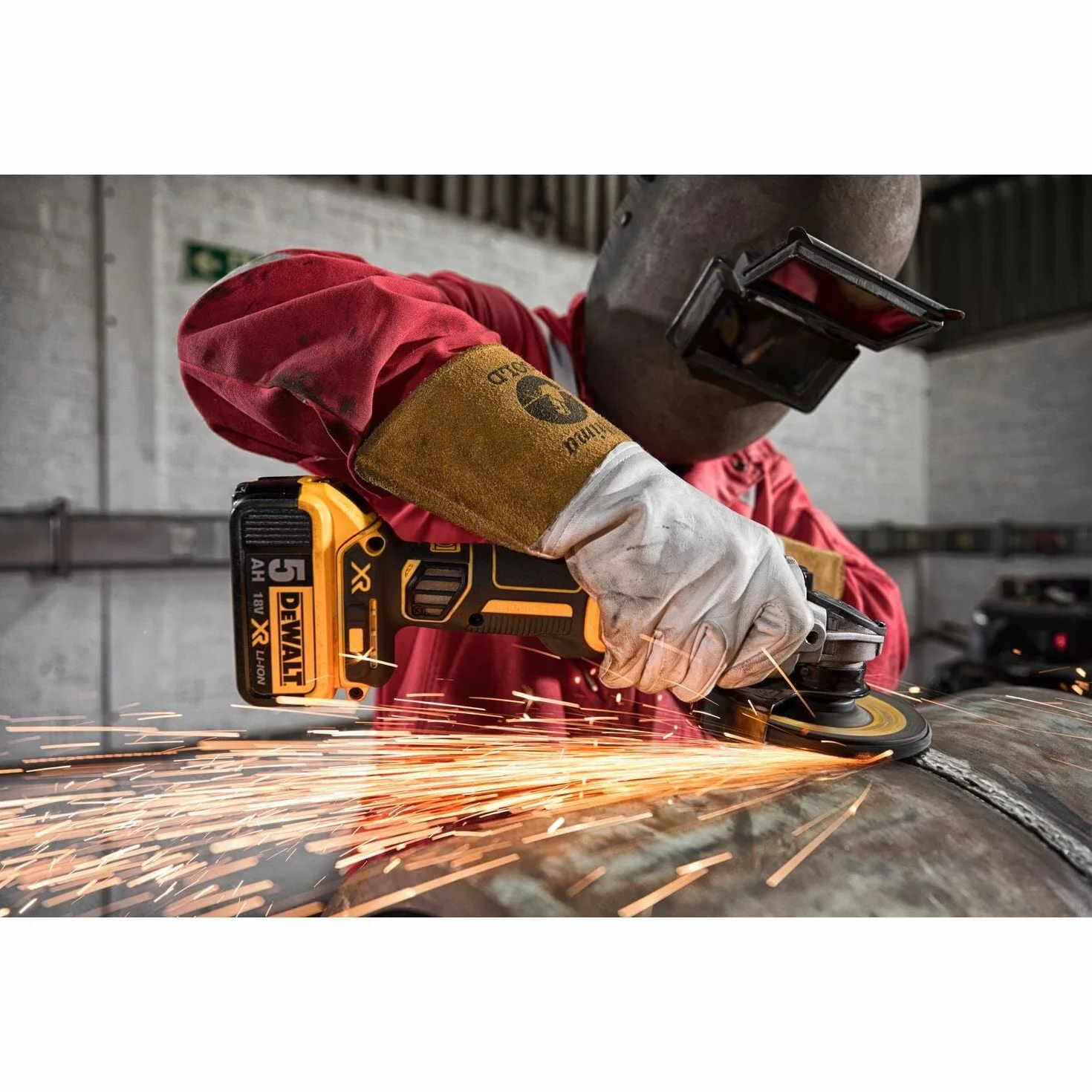 Dewalt DCG405P2 akumulatorowa szlifierka kątowa 18 V 125 mm (800 W, silnik bezszczotkowy, uzwojenia opancerzone z żywicy epoksydowej, sprzęgło elektroniczne i hamulec, w zestawie 2 x akumulatory 5,0