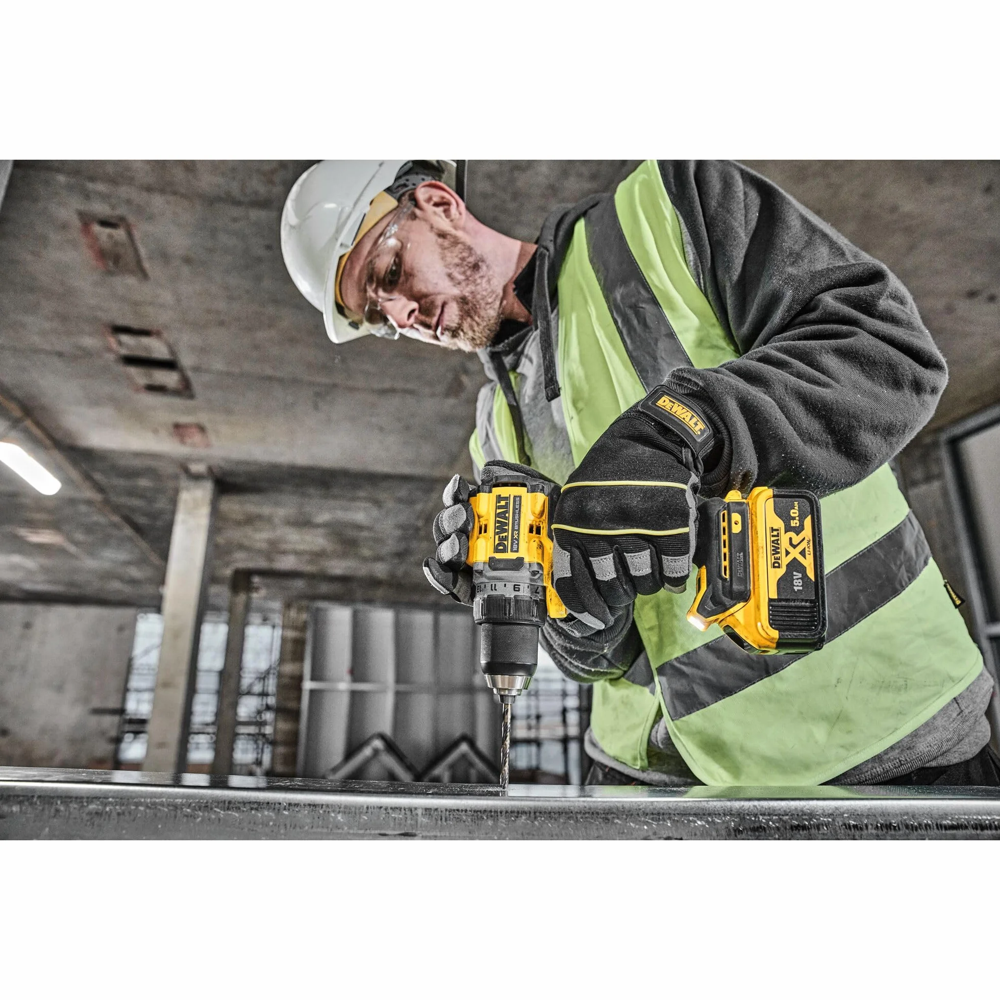 DEWALT DCD800P2T-QW wiertarko-wkrętarka akumulatorowa 18 V, 2 prędkości, silnik bezszczotkowy, uchwyt wiertarski 13 mm, oświetlenie LED, w zestawie 2 x akumulator 5,0 Ah, ładowarka i pudełko TSTAK