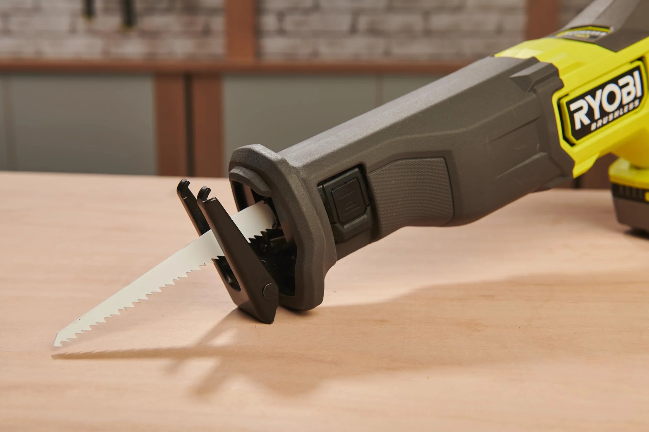 Ryobi RRS18BL-0 18V ONE+ bezprzewodowa bezszczotkowa piła szablasta (nagie narzędzie)