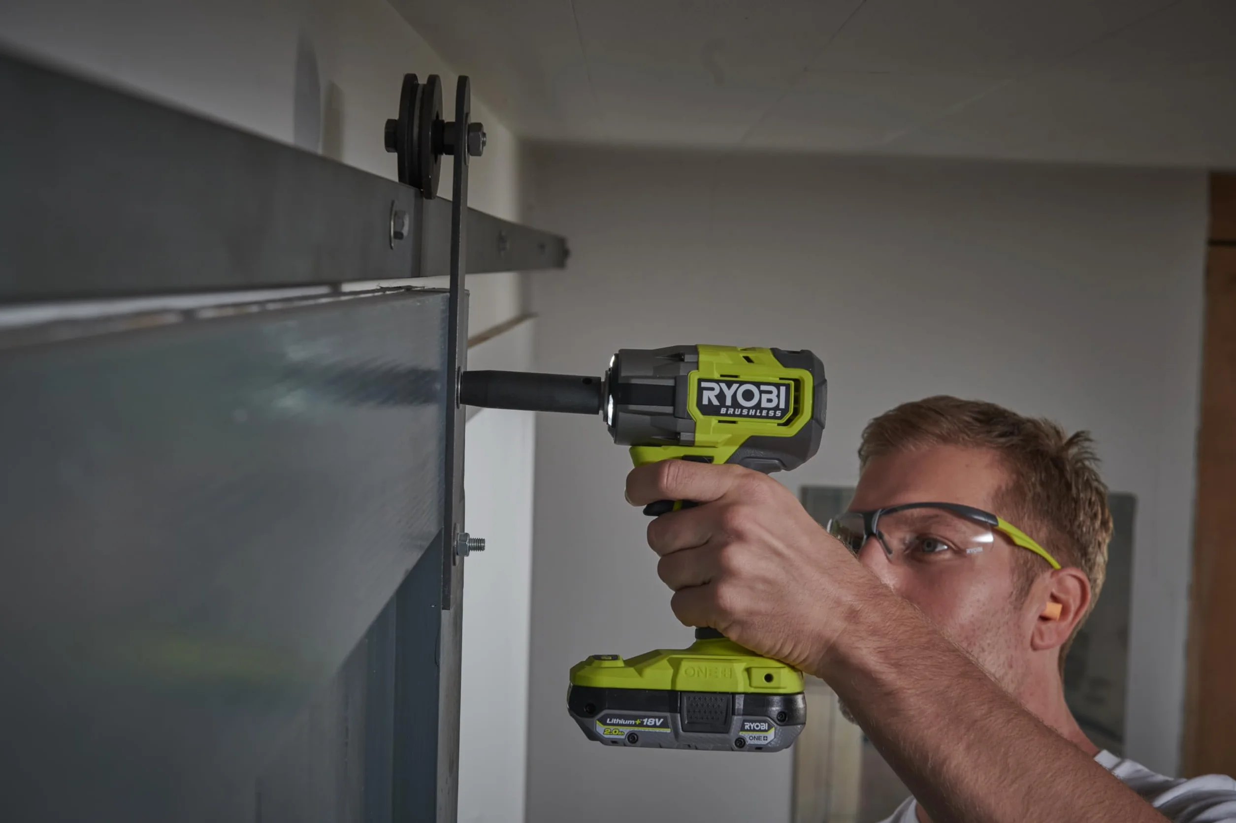 RYOBI RIW18CBL-0 18V ONE+ bezprzewodowy bezszczotkowy kompaktowy klucz udarowy (gołe narzędzie)