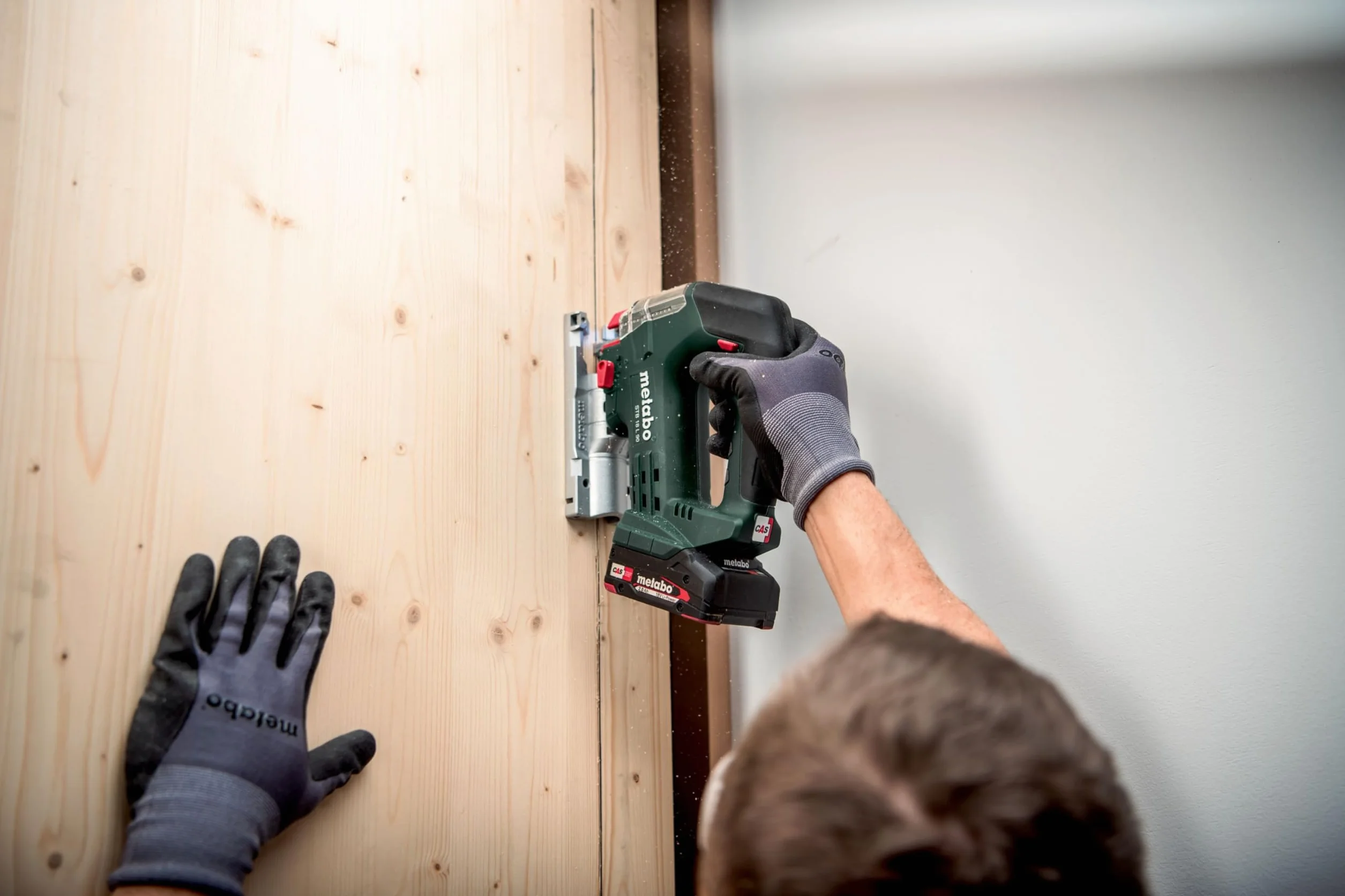 metabo Wyrzynarka akumulatorowa STB 18 L 90-18 V, CAS, głębokość cięcia 90 mm, 4-krotny skok wahadła – beznarzędziowa wymiana brzeszczotu, Softgrip, funkcja dmuchania wiórów, światło LED, odsysanie