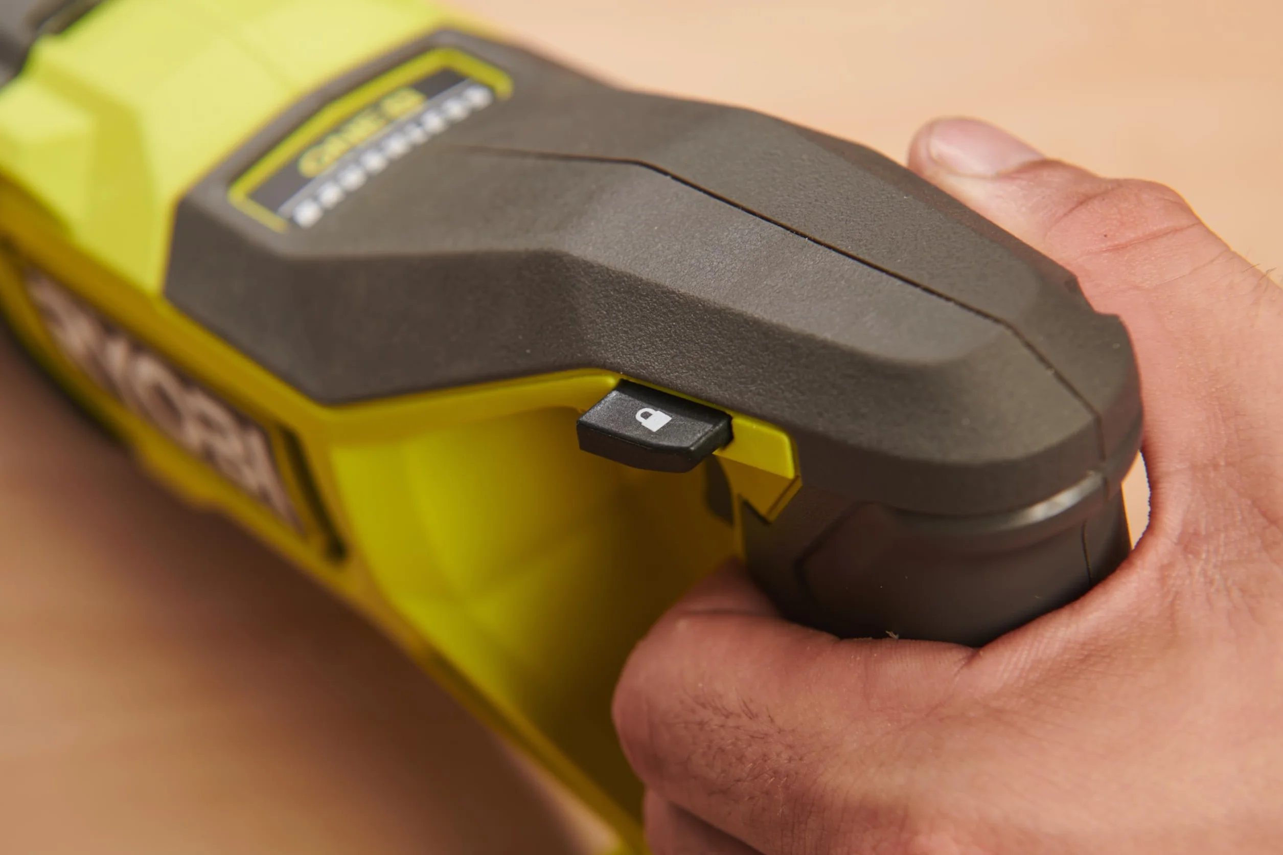 Ryobi RRS18BL-0 18V ONE+ bezprzewodowa bezszczotkowa piła szablasta (nagie narzędzie)