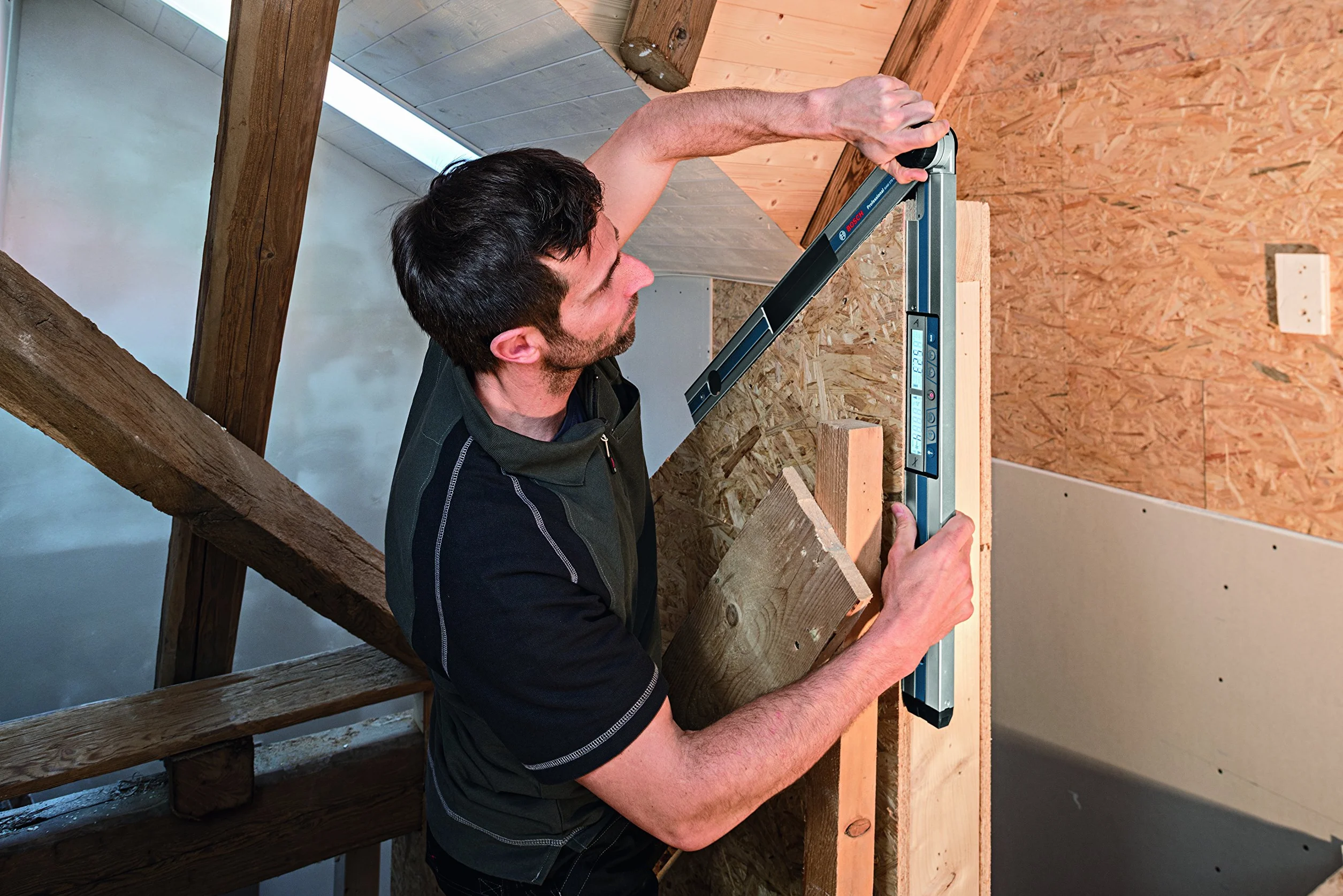 Bosch Professional Cyfrowy kątomierz i miernik nachylenia GAM 270 MFL (laserowa precyzja, obliczanie kątów cięcia, zakres pomiaru: 0–270 stopni, długość ramion: 60 cm)