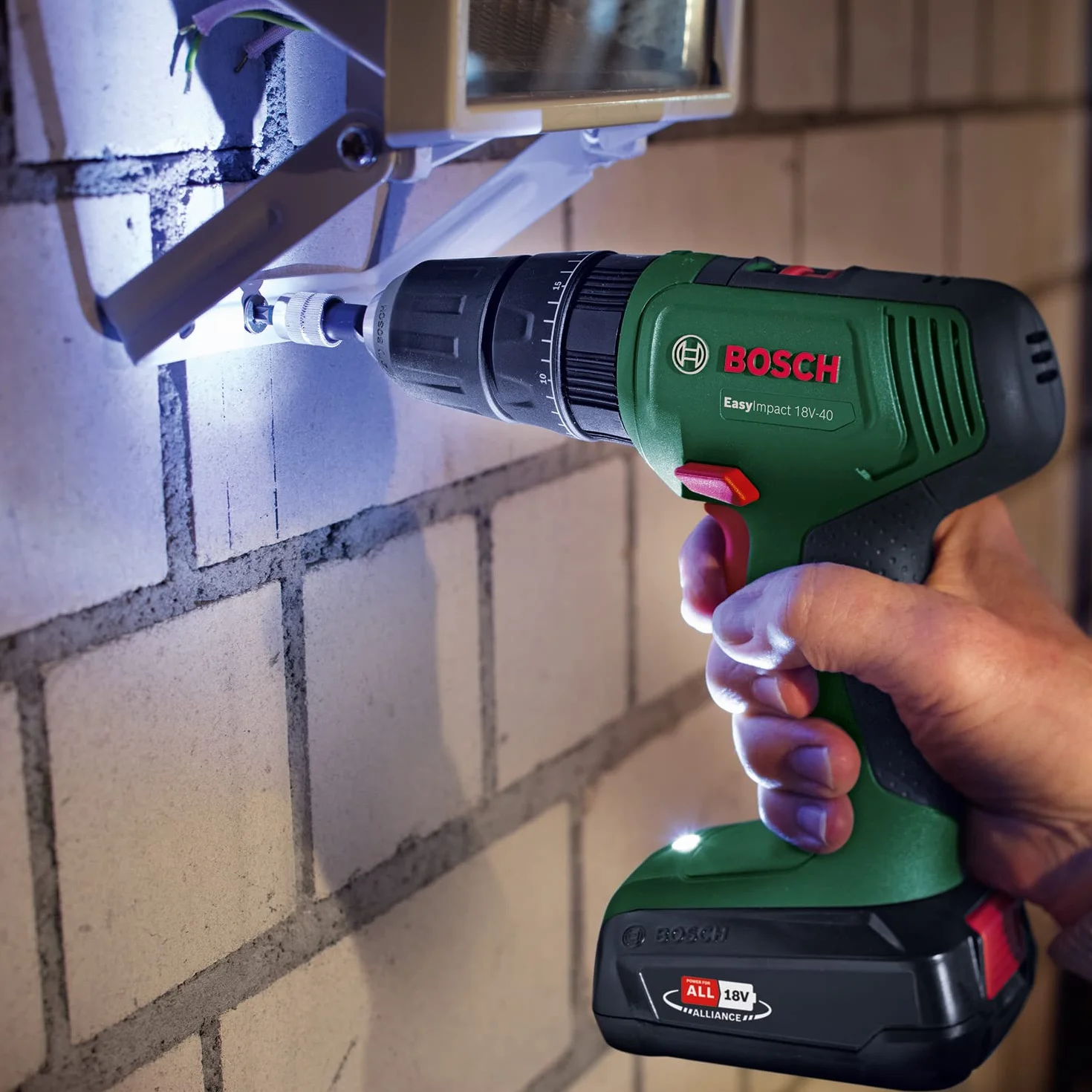 Bosch Home and Garden Akumulatorowa Wiertarka Udarowa Bosch EasyImpact 18V-40, 2 Akumulatory 2 Ah, System 18V, Walizka
