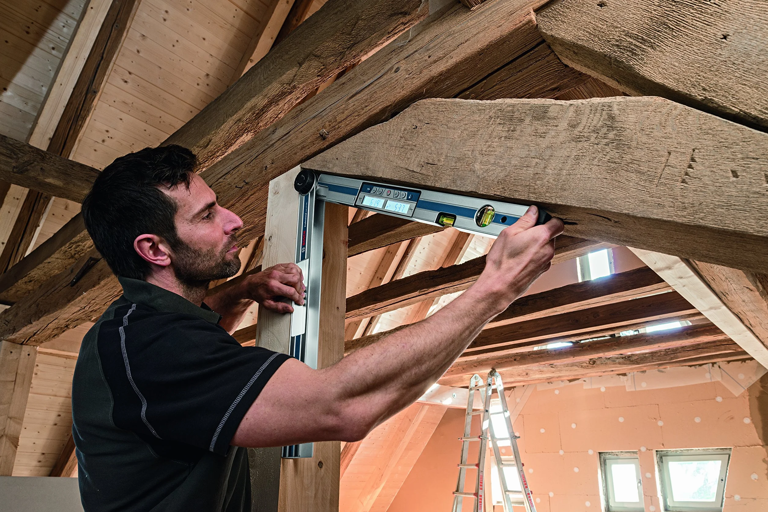 Bosch Professional Cyfrowy kątomierz i miernik nachylenia GAM 270 MFL (laserowa precyzja, obliczanie kątów cięcia, zakres pomiaru: 0–270 stopni, długość ramion: 60 cm)