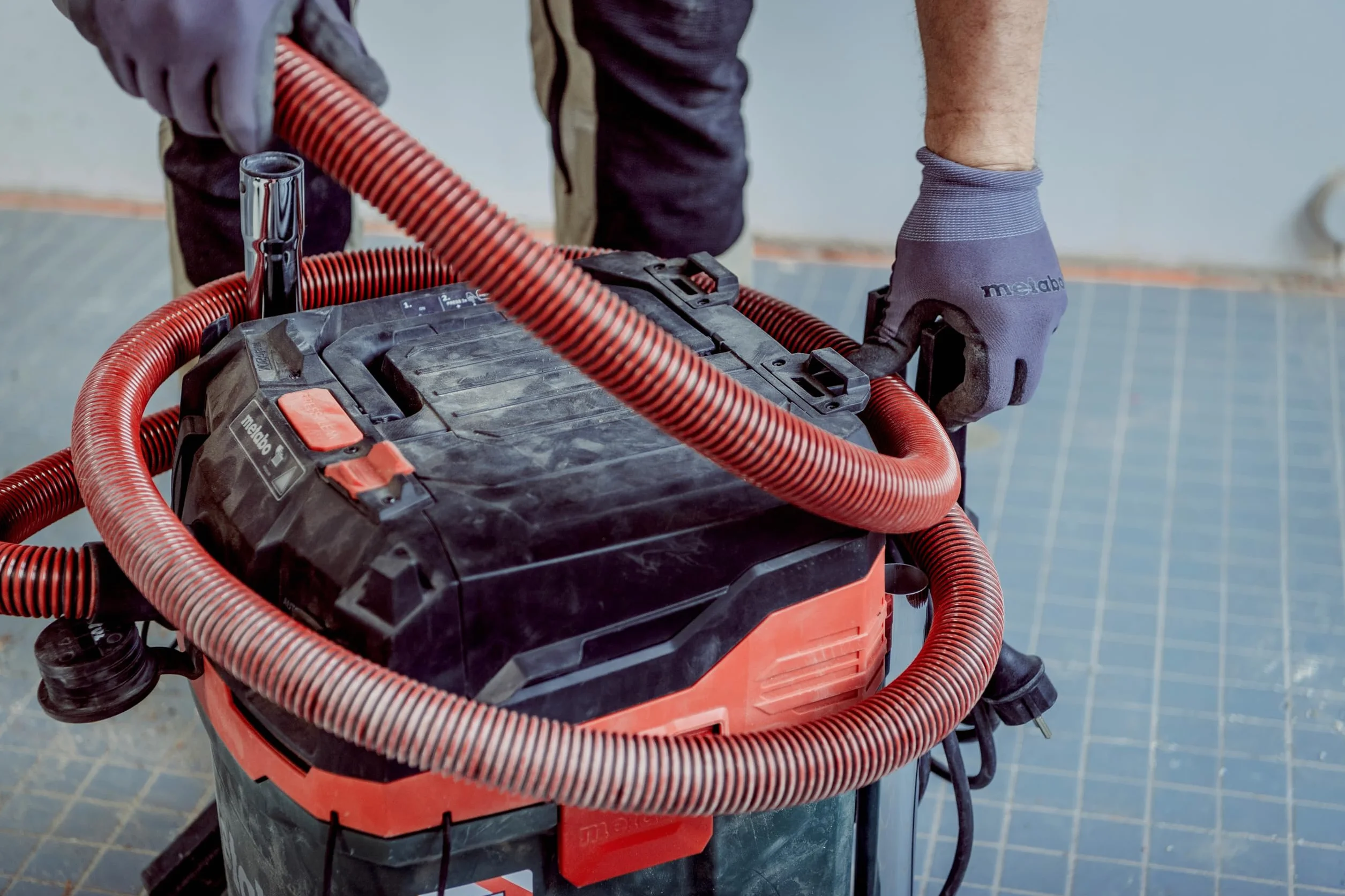 Odkurzacz uniwersalny metabo ASA 30 H PC - Odkurzacz do pracy na mokro/sucho ze zintegrowanym filtrem czyszczącym - 1200 W, 30 l, klasa pyłu H, antystatyczny - Do placów budowy i warsztatów