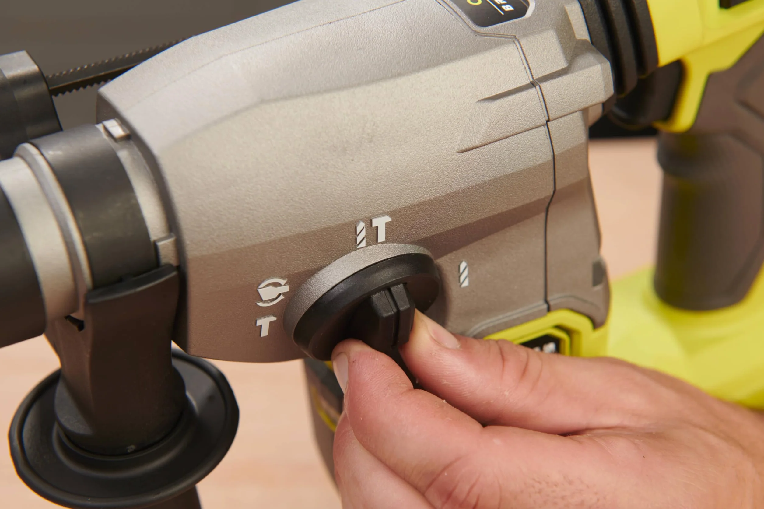 Ryobi RSDS18BL-0 18V ONE+ Bezprzewodowe bezszczotkowe wiertło SDS+ (gołe narzędzie)