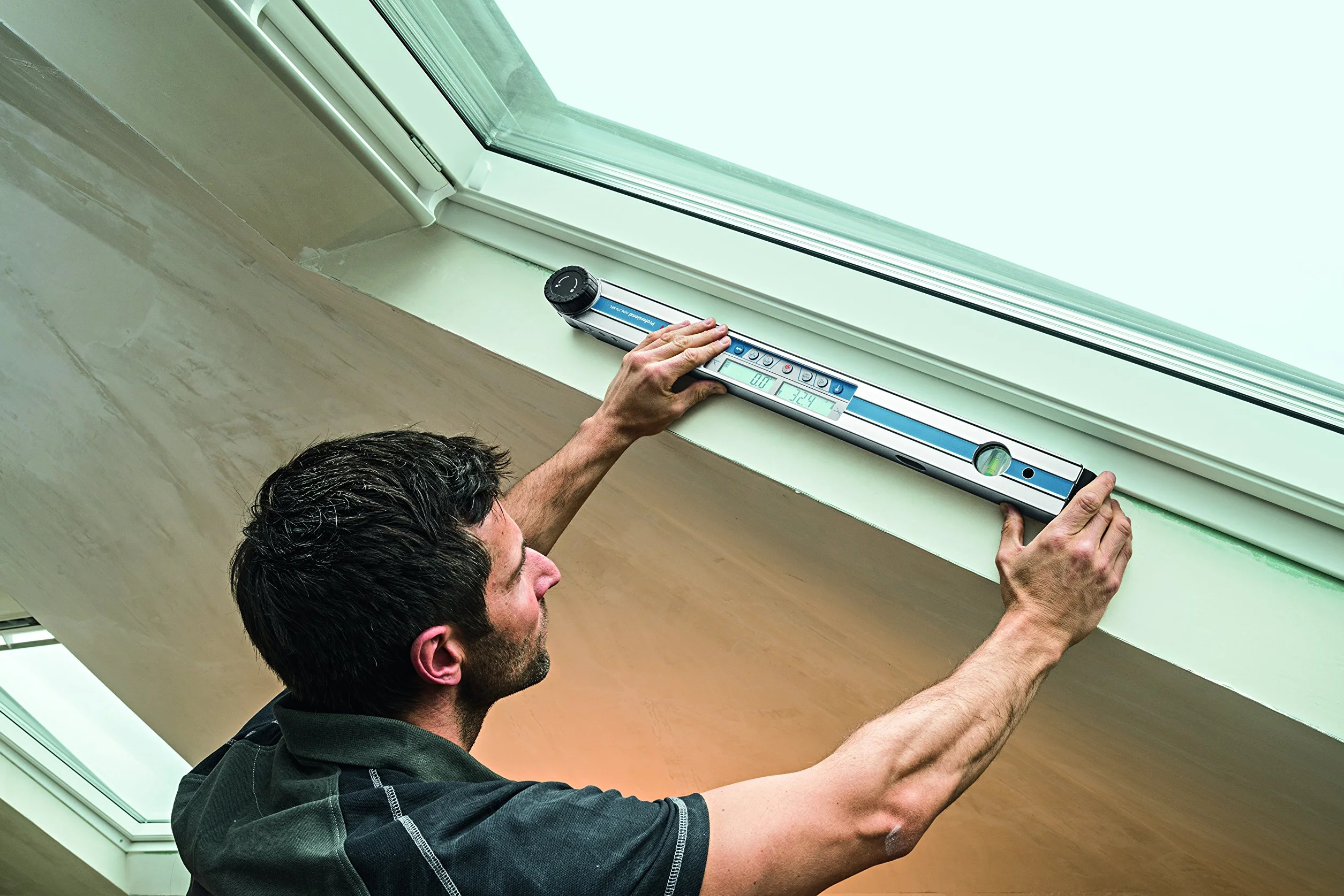 Bosch Professional Cyfrowy kątomierz i miernik nachylenia GAM 270 MFL (laserowa precyzja, obliczanie kątów cięcia, zakres pomiaru: 0–270 stopni, długość ramion: 60 cm)