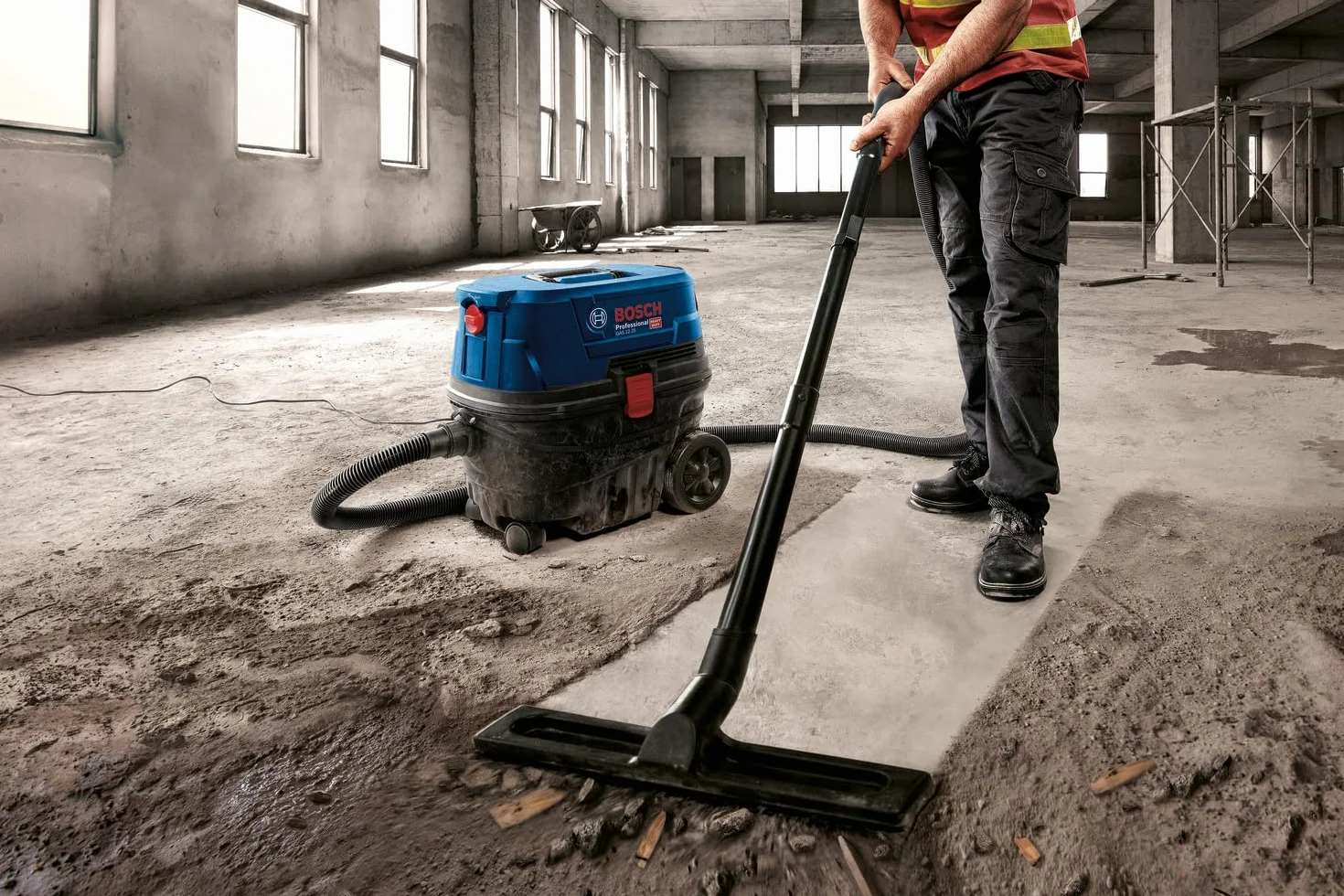 Bosch Professional: odkurzacz do pracy na mokro i na sucho GAS 12-25 PL (dysza do spoin, wąż 3 m, wąż antystatyczny, filtr wstępny, filtr HEPA)