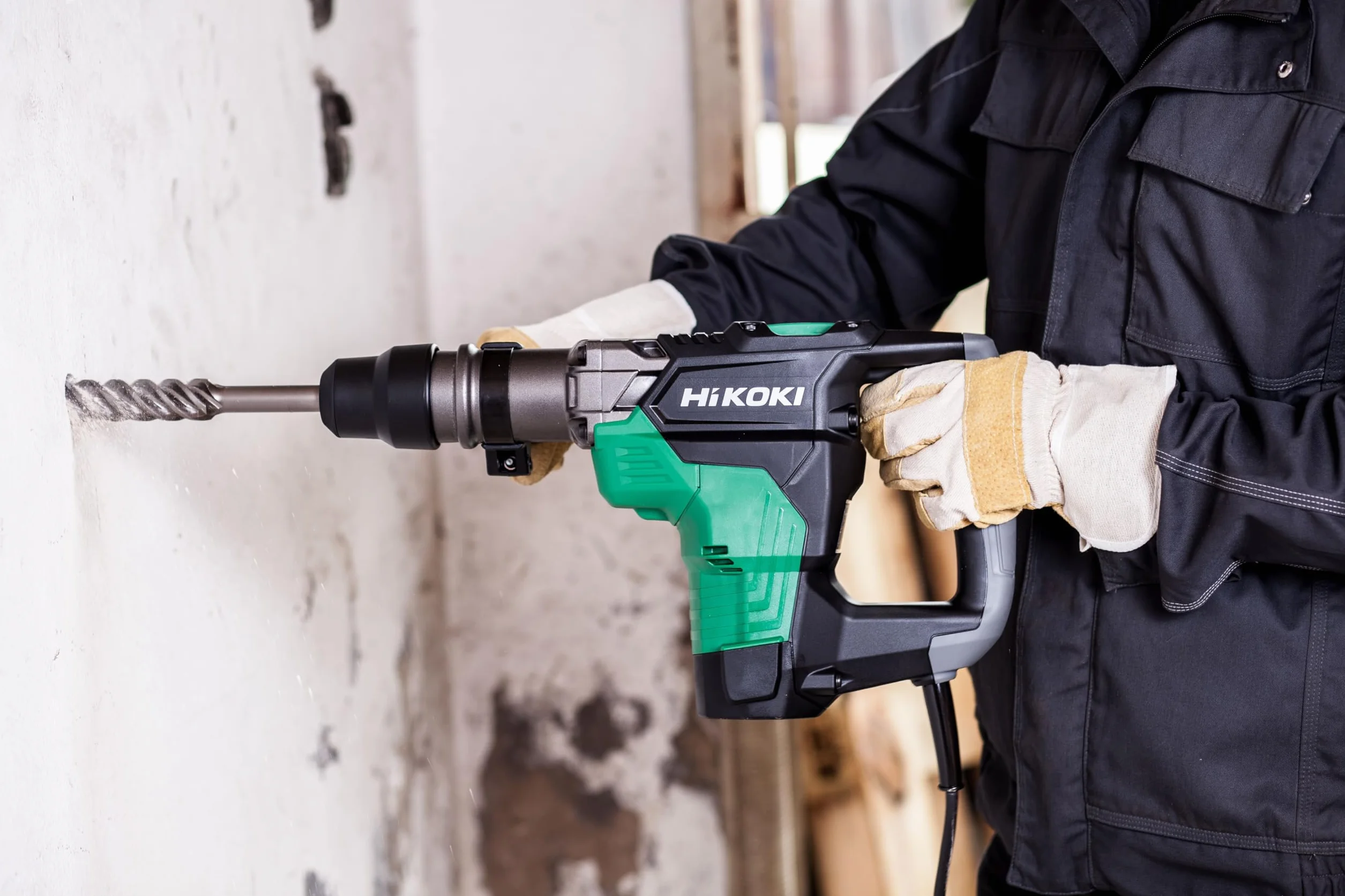 HiKOKI Bohr- & Meißelhammer DH40MC (1100W, 7.1 J, 40 mm Bohrleistung in Beton, SDS-max-Werkzeugaufnahme, Überlast-Rutschkupplung, Zubehör, im Transportkoffer)
