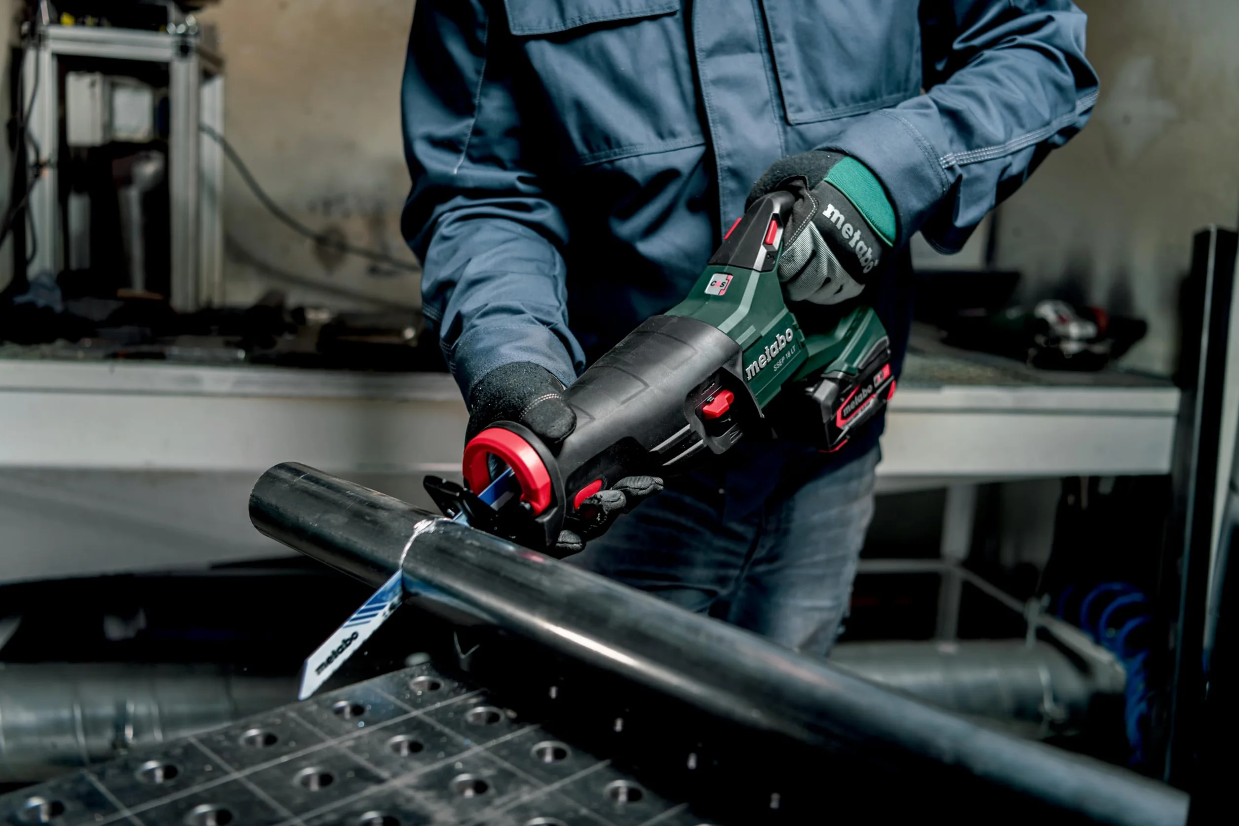 Metabo Akumulatorowa piła szablasta SSEP 18 LT 18 V, z uchwytem Softgrip, prędkość skokowa 0-3000 obr./min, beznarzędziowa wymiana brzeszczotu, piła 601616850
