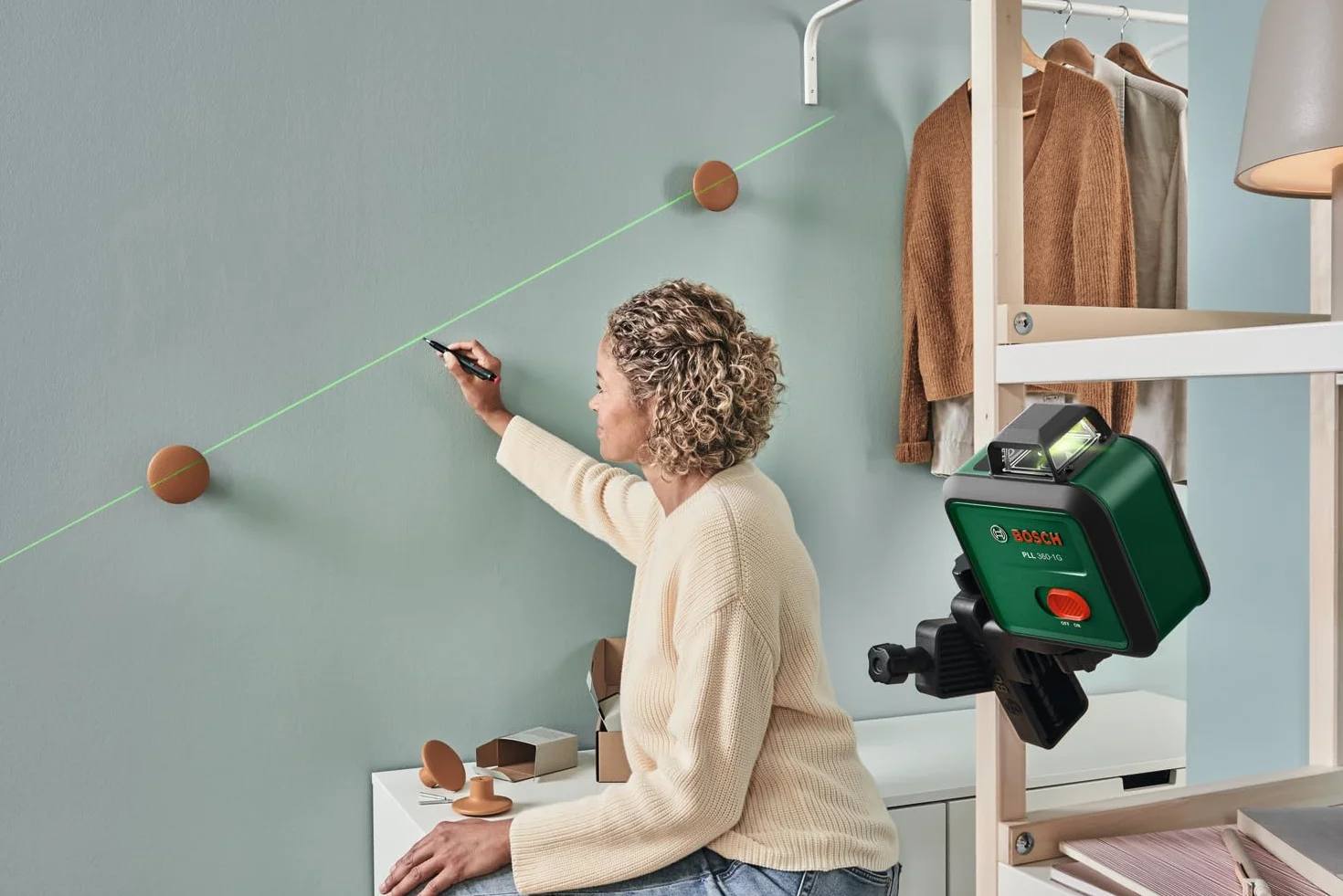 Bosch Laser płaszczyznowy PLL 360-1G (zielona wiązka laserowa 360°, funkcja samopoziomowania, dokładność ±0,4 mm/m, zintegrowany akumulator Li-ion, USB-C®, opakowanie kartonowe E-Commerce)