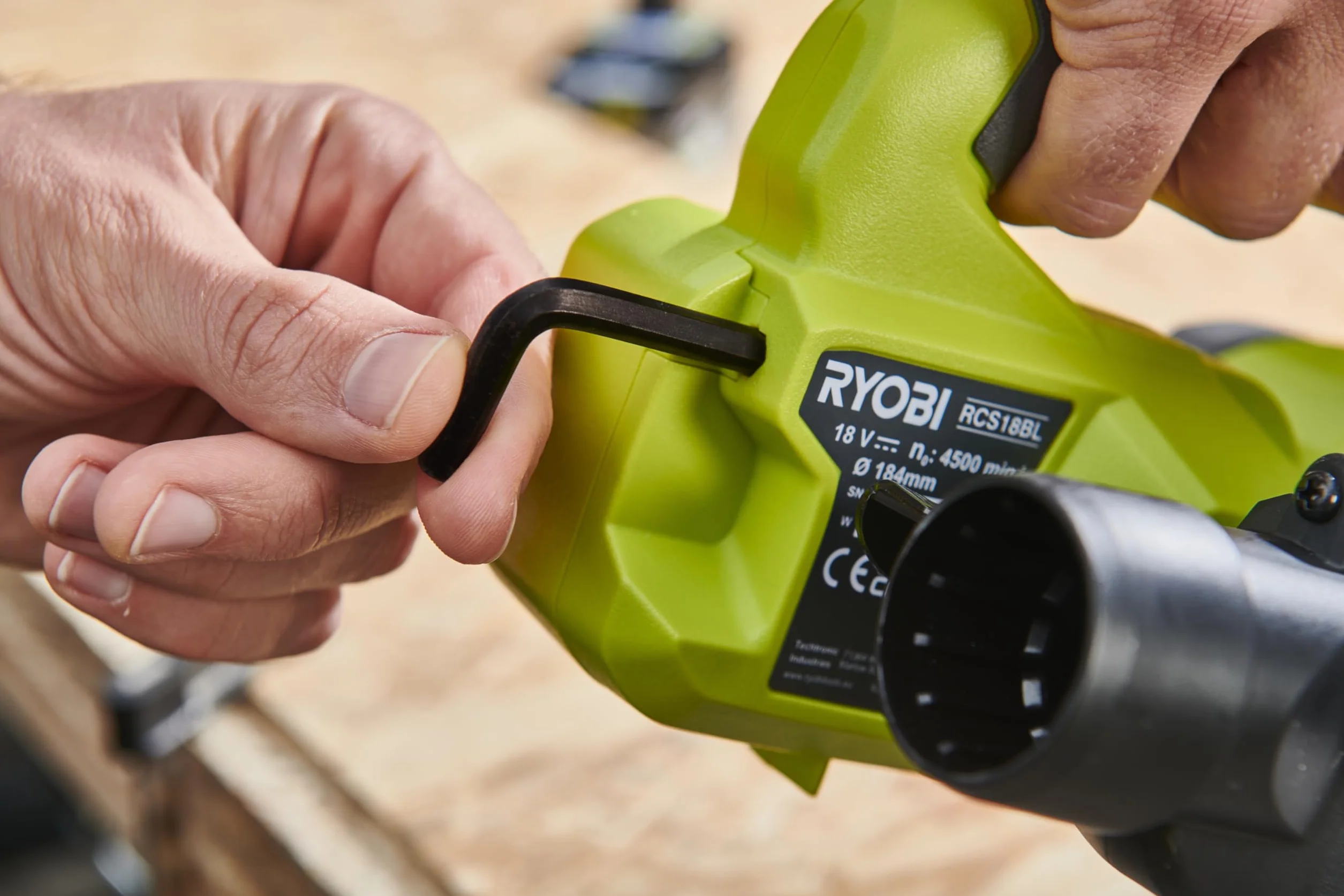 Ryobi RCS18BL-0 18V ONE+ Bezprzewodowa bezszczotkowa piła tarczowa 184 mm (nagie narzędzie)