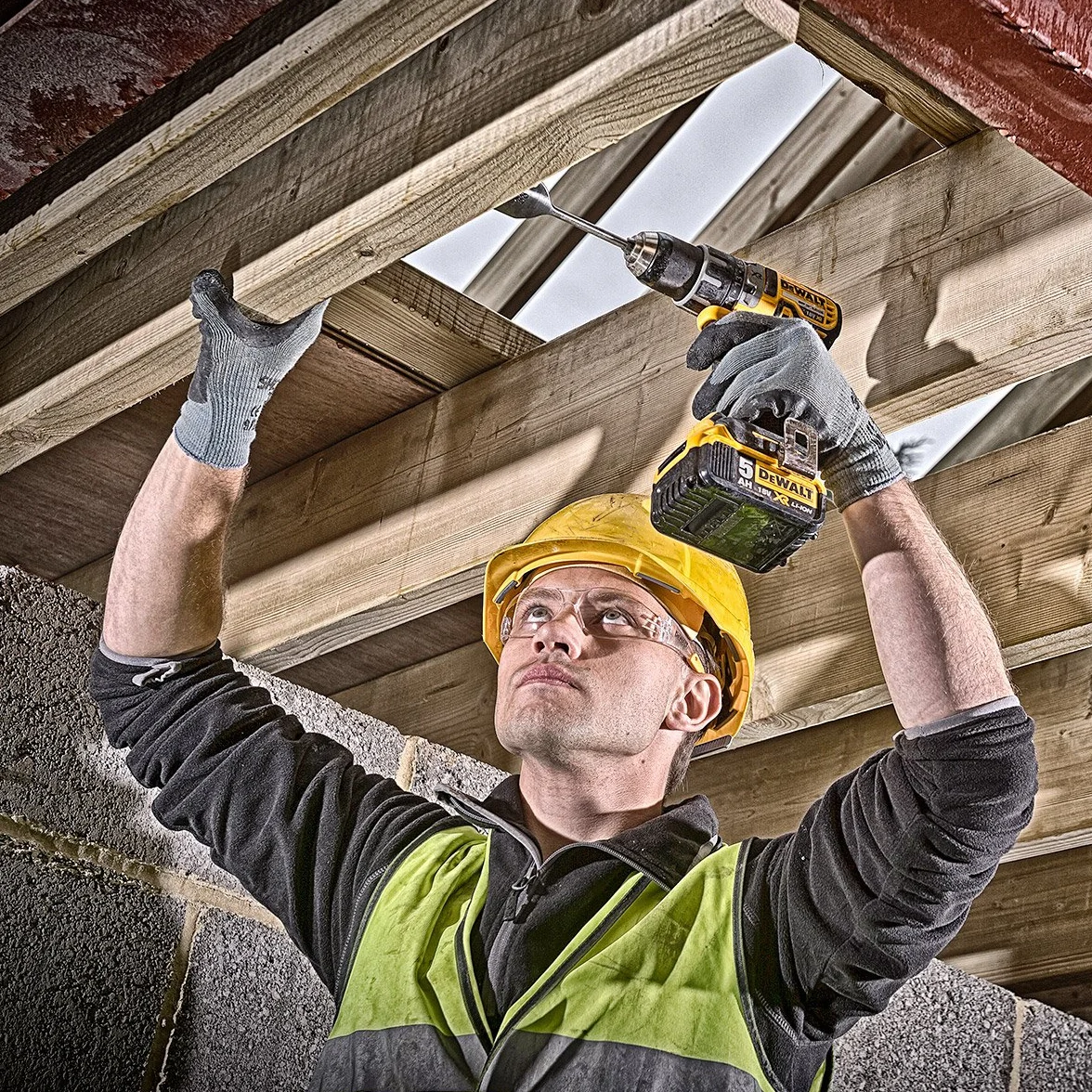DEWALT, Wiertarko-wkrętarka 18V XR z silnikiem bezszczotkowym + 2x akumulatory 5.0 Ah, DCD791P2