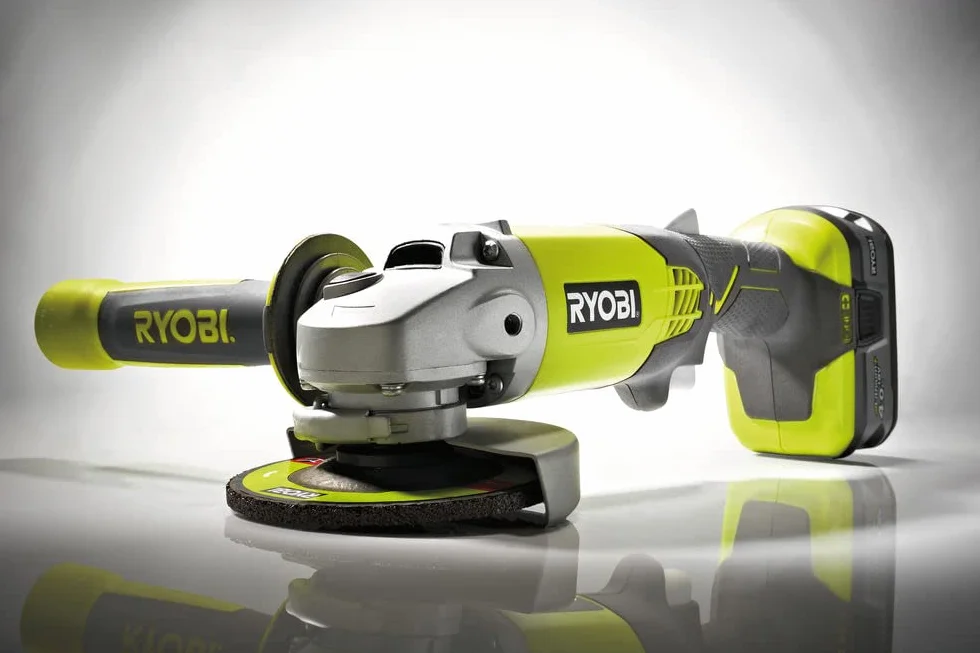 Ryobi Szlifierka Kątowa Akumulatorowa 18V, R18AG-140S, Średnica Tarczy 115 mm, Zestaw Zawiera Akumulator 4.0 Ah i Ładowarkę