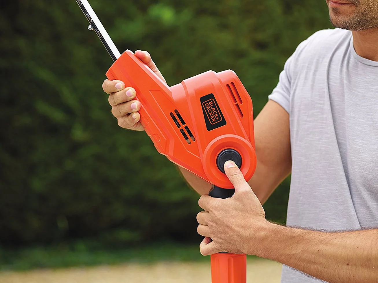 BLACK+DECKER, Sieciowe nożyce do żywopłotu na trzonku, moc 550 W, nóż 51 cm, grubość cięcia 22 mm, PH5551
